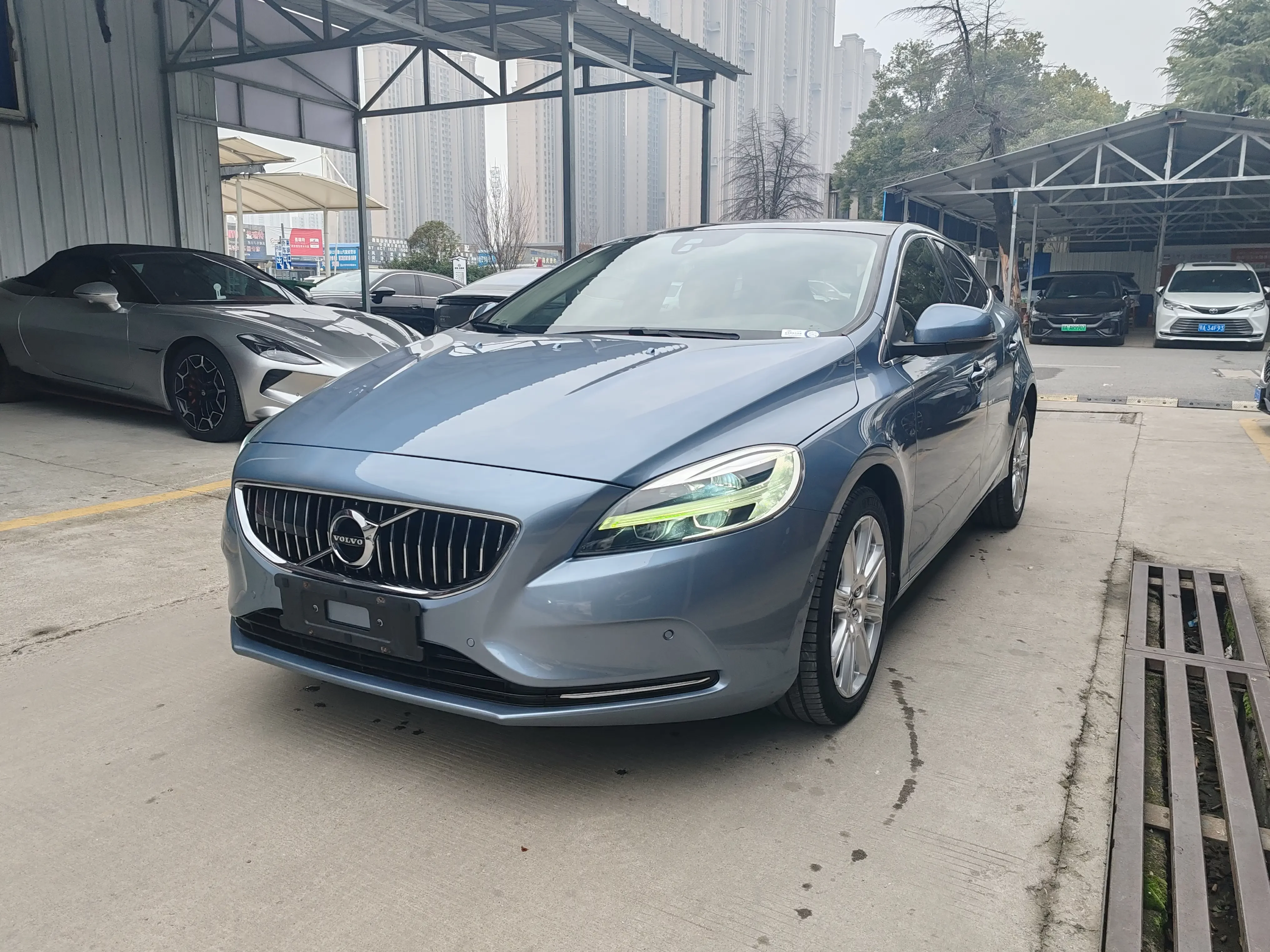 Volvo V40