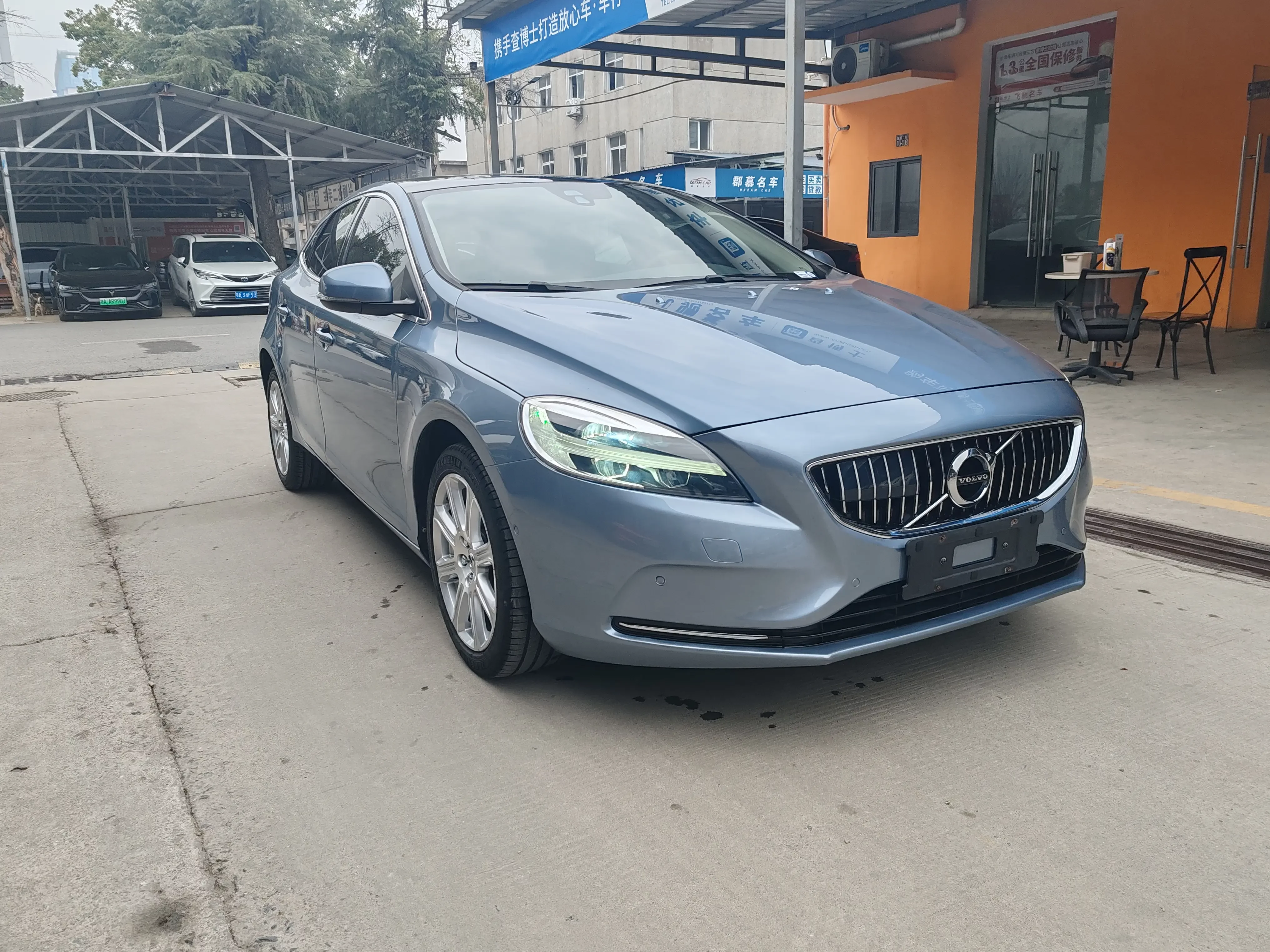 Volvo V40