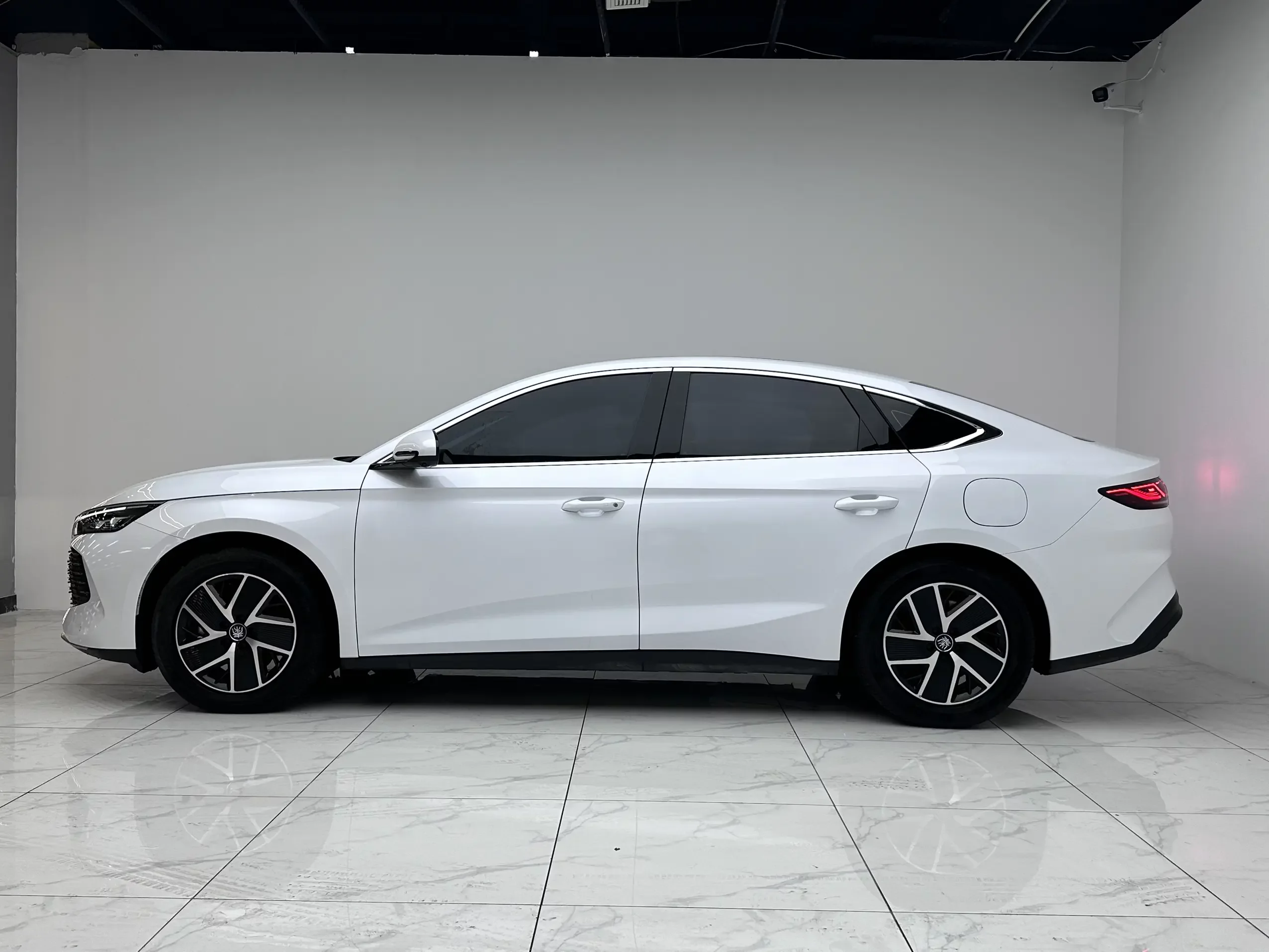 BYD Qin L DM
