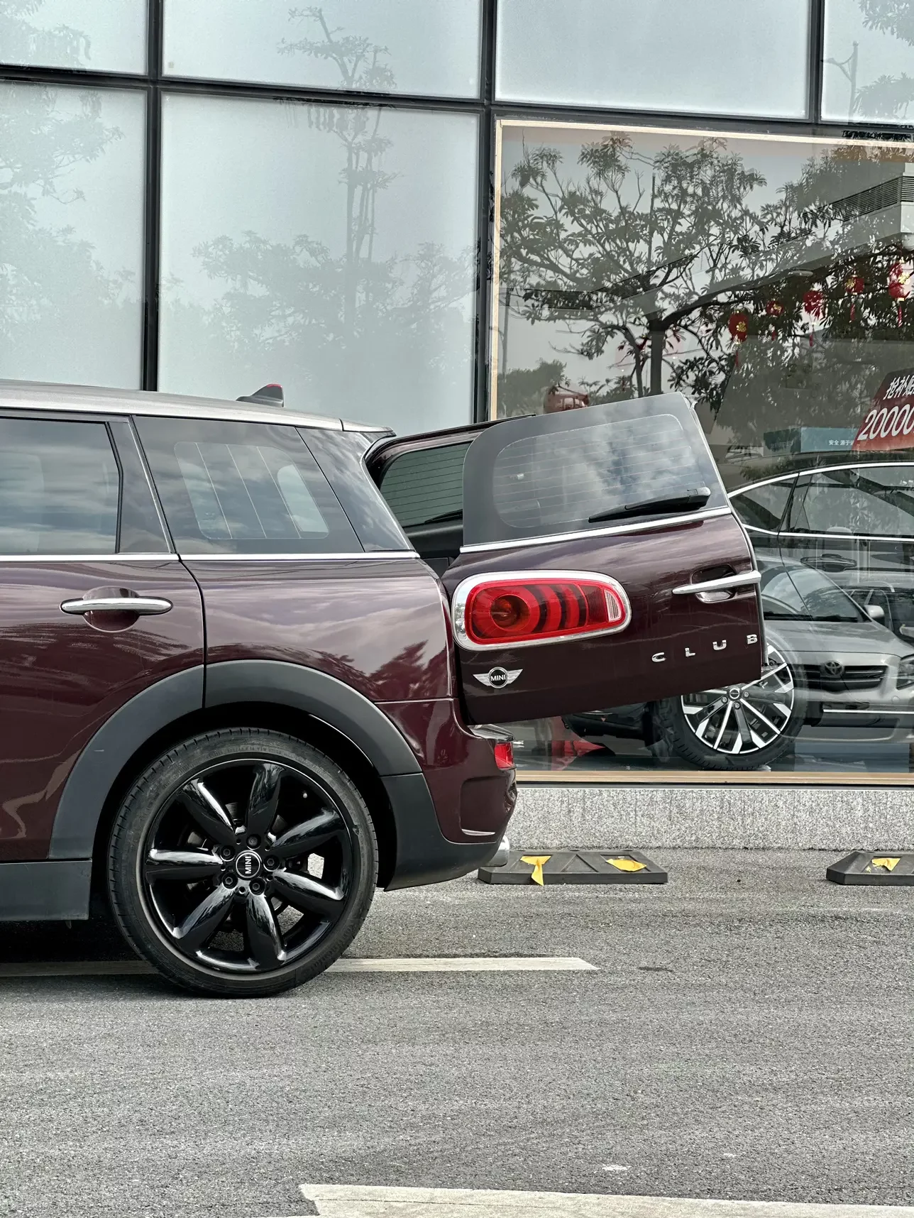 MINI CLUBMAN