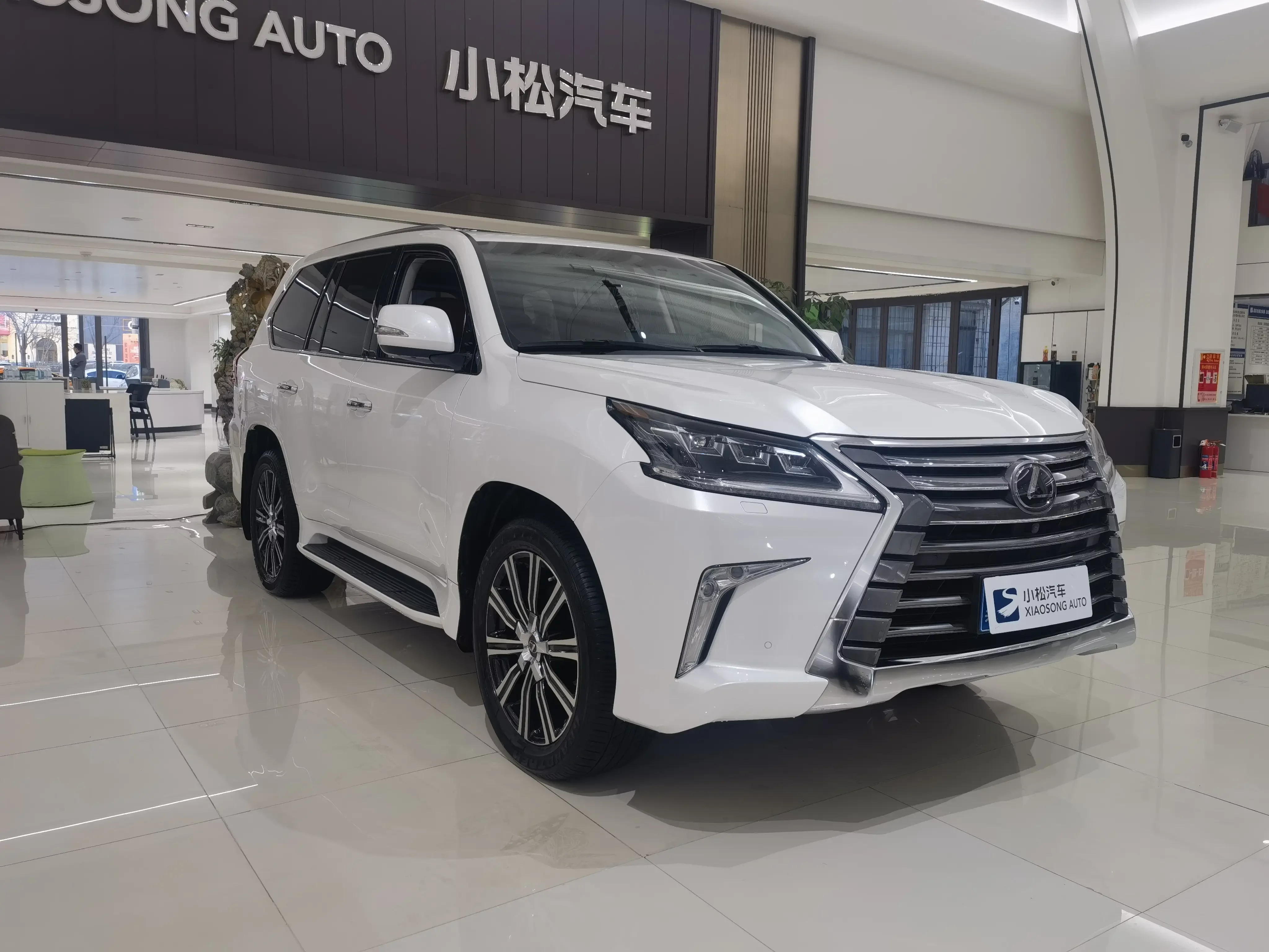 Lexus LX