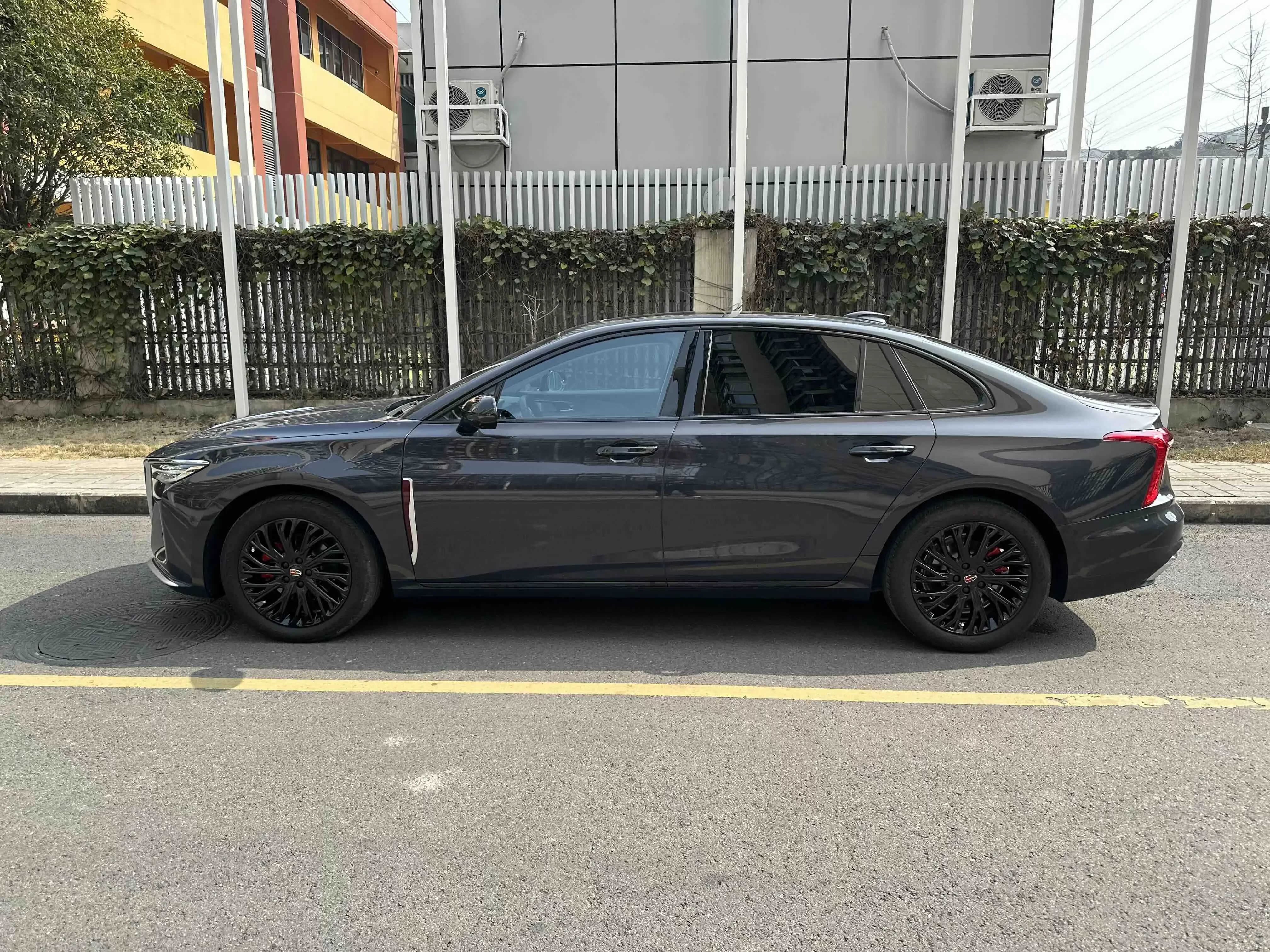 Hongqi H5
