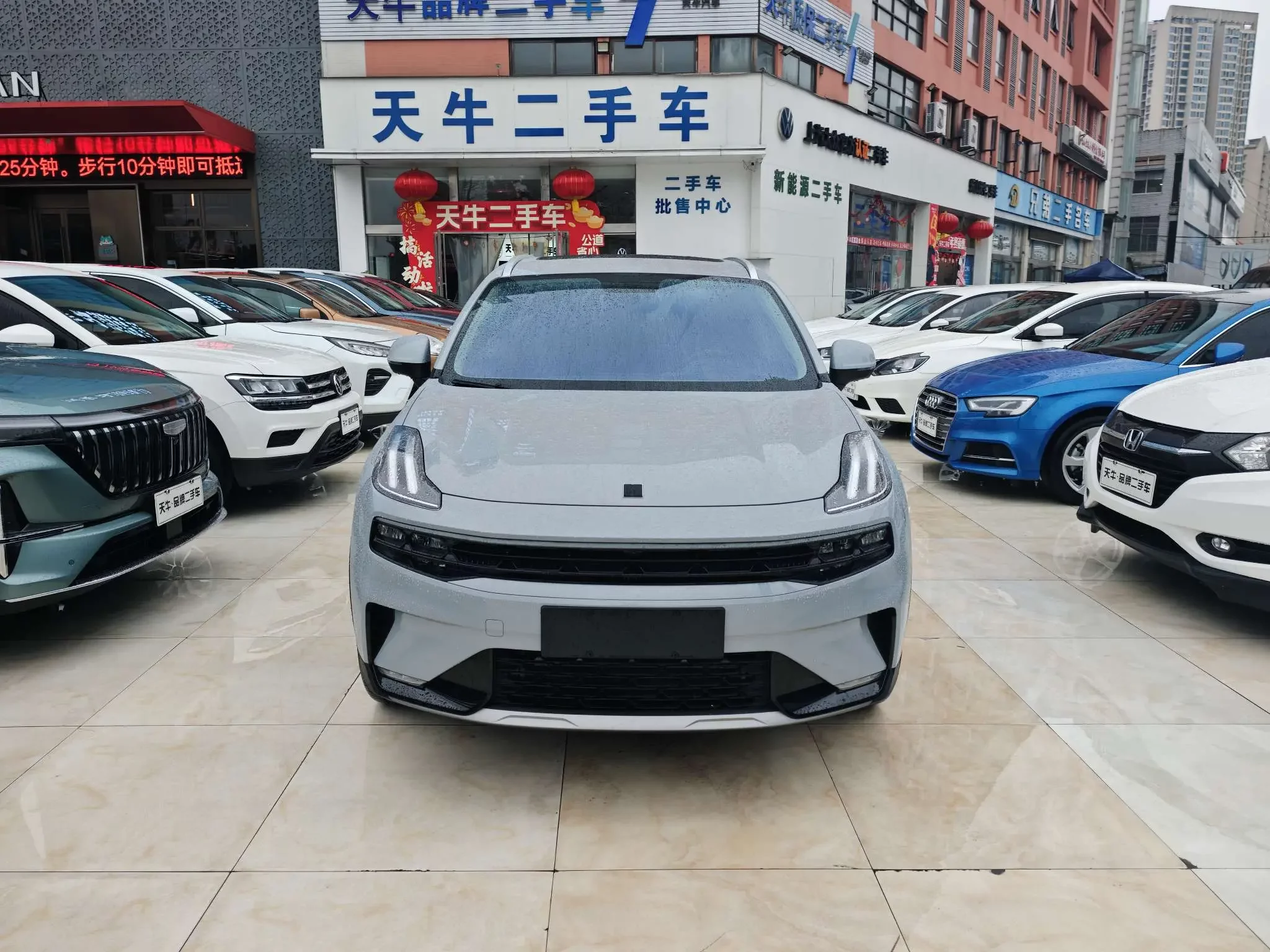 Lynk & Co 06 EM-P