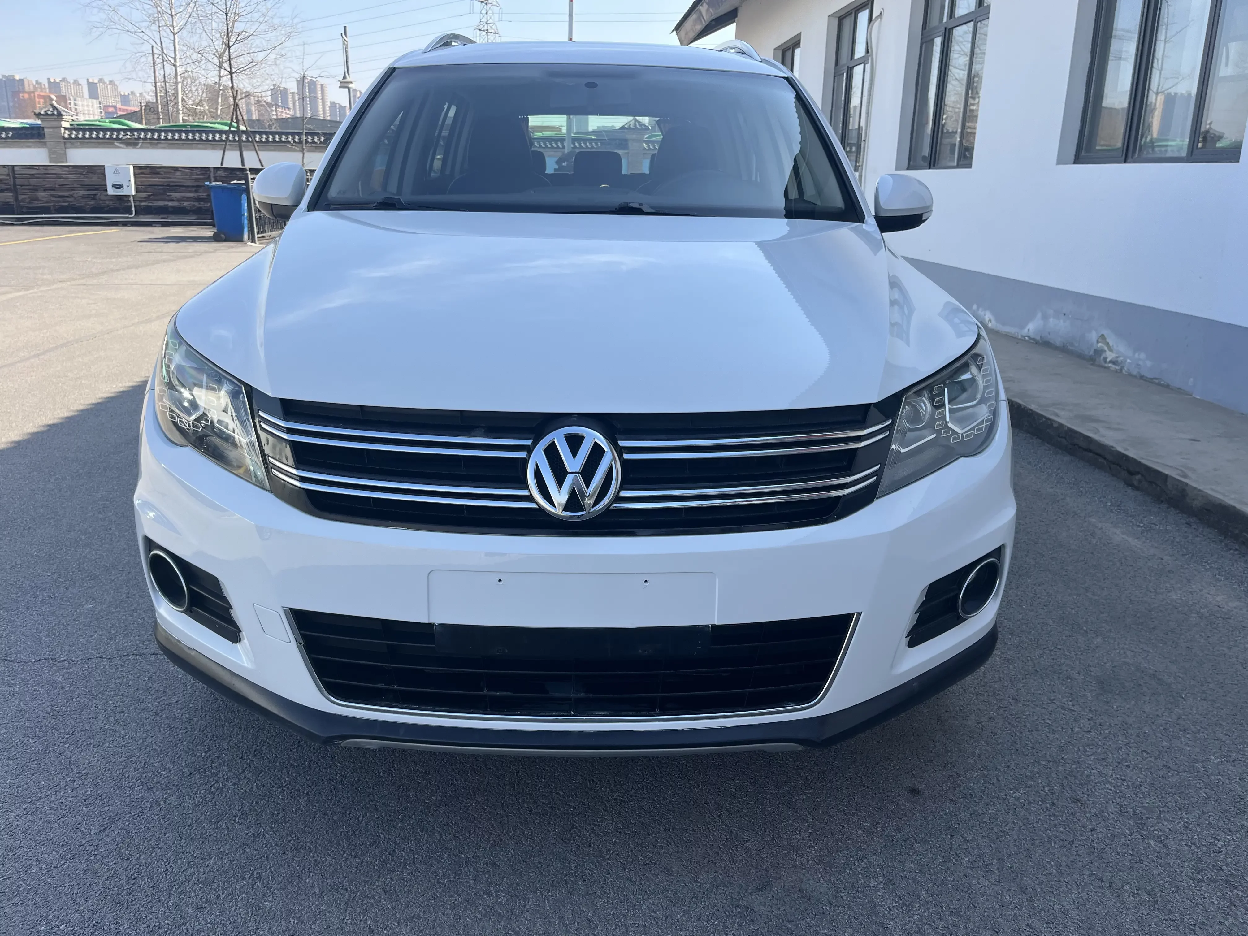 Volkswagen Tiguan (Tharu)