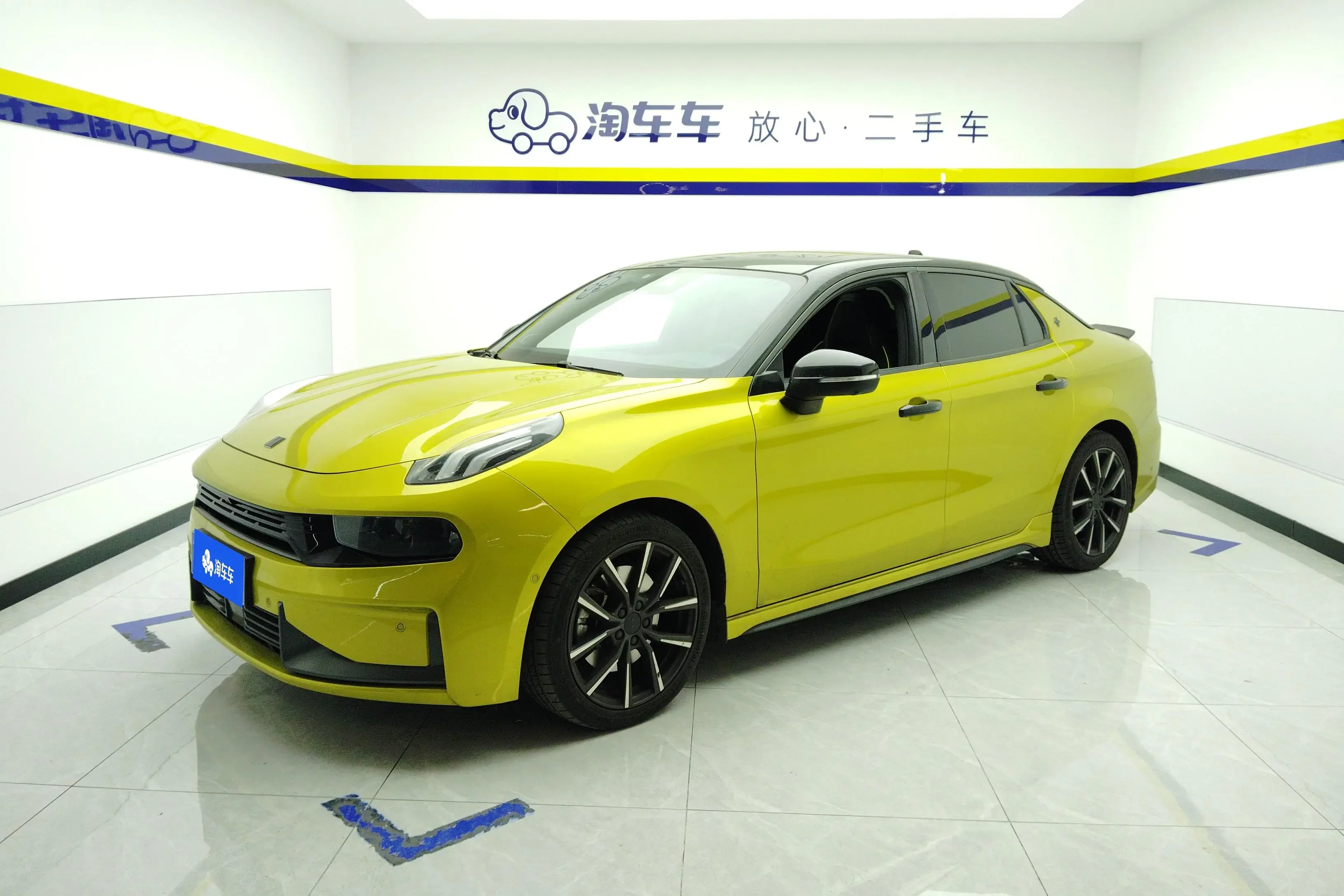 Lynk & Co 03