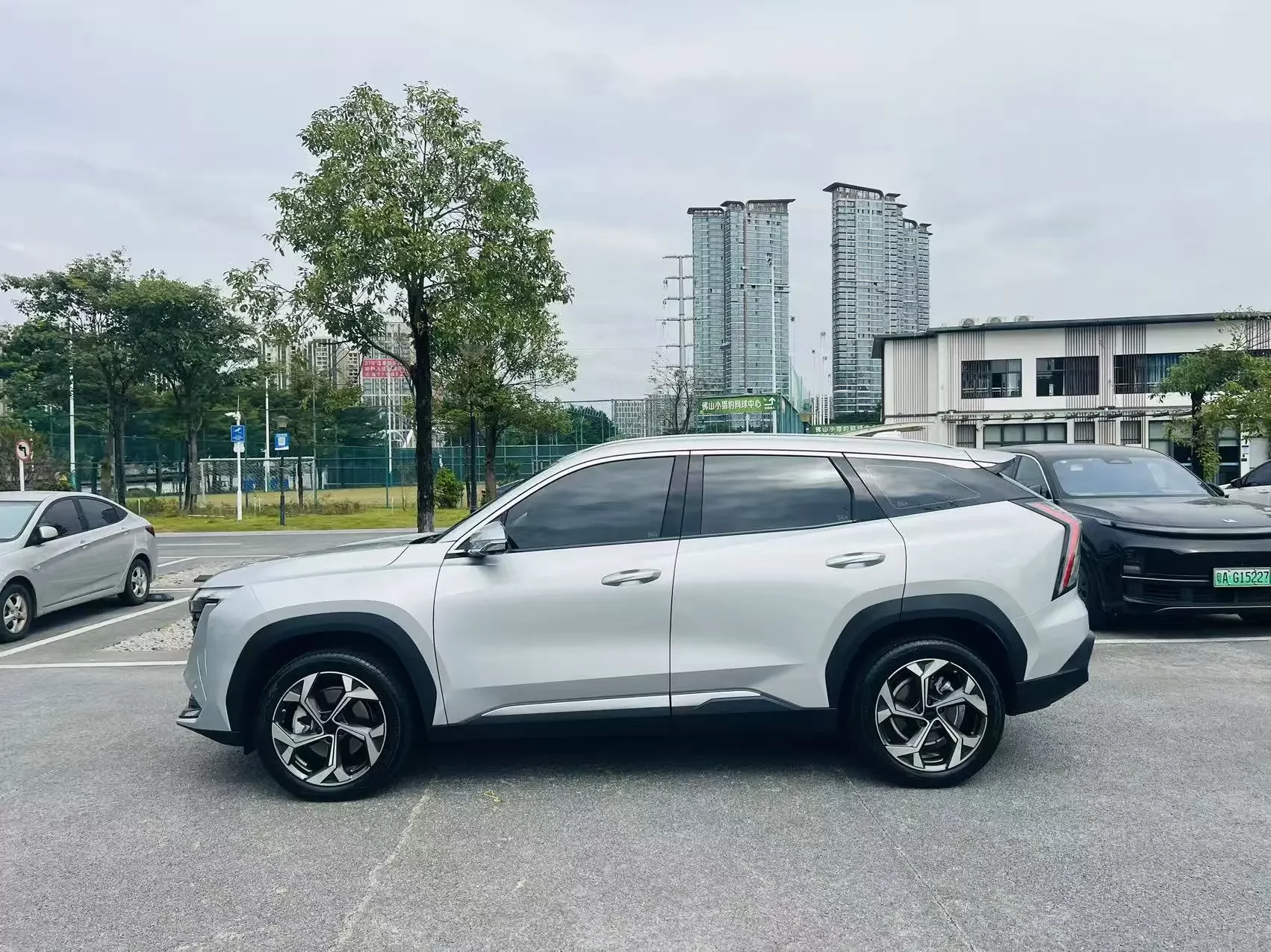 Geely Atlas L