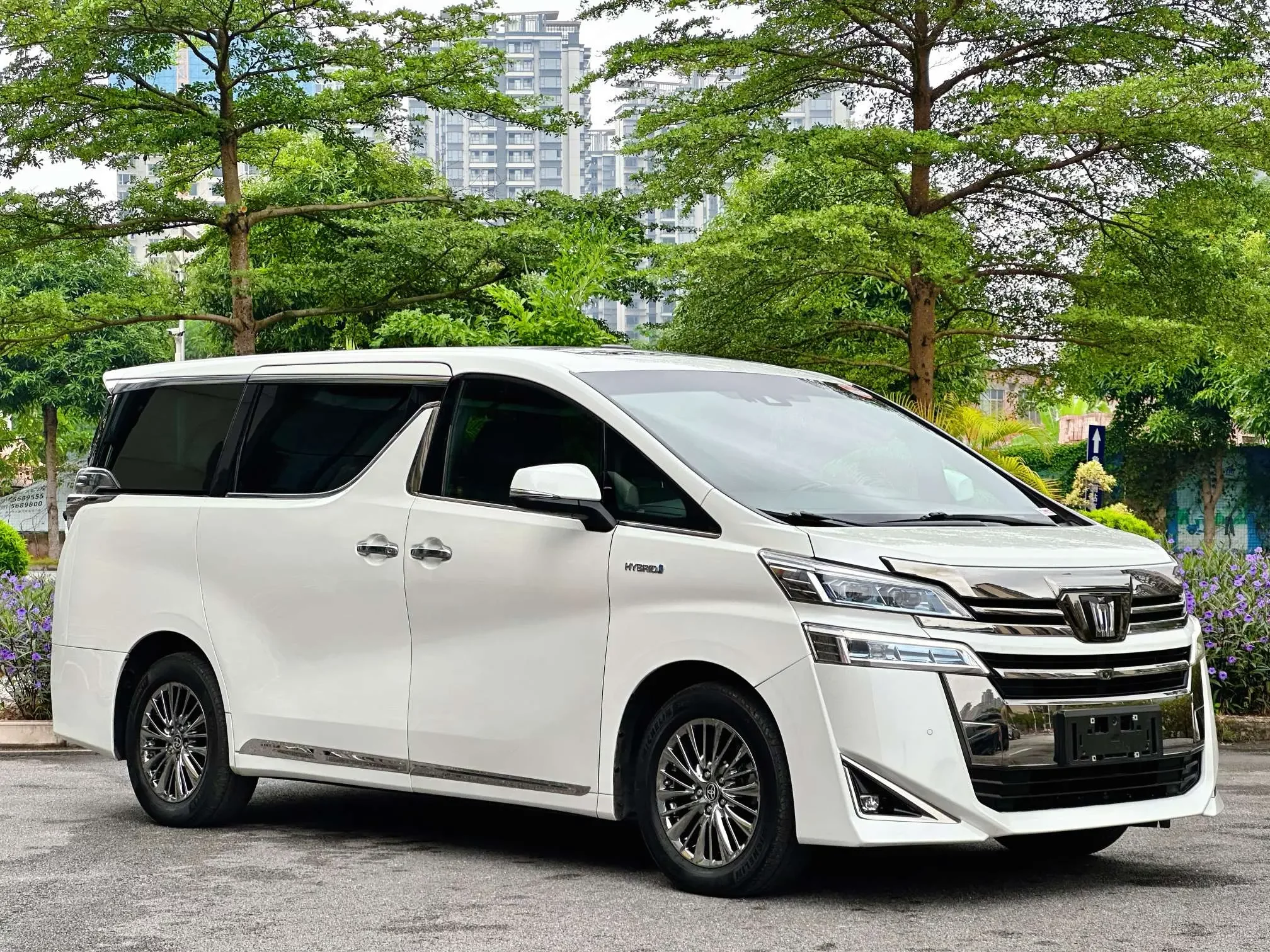 Toyota Crown Wellfire