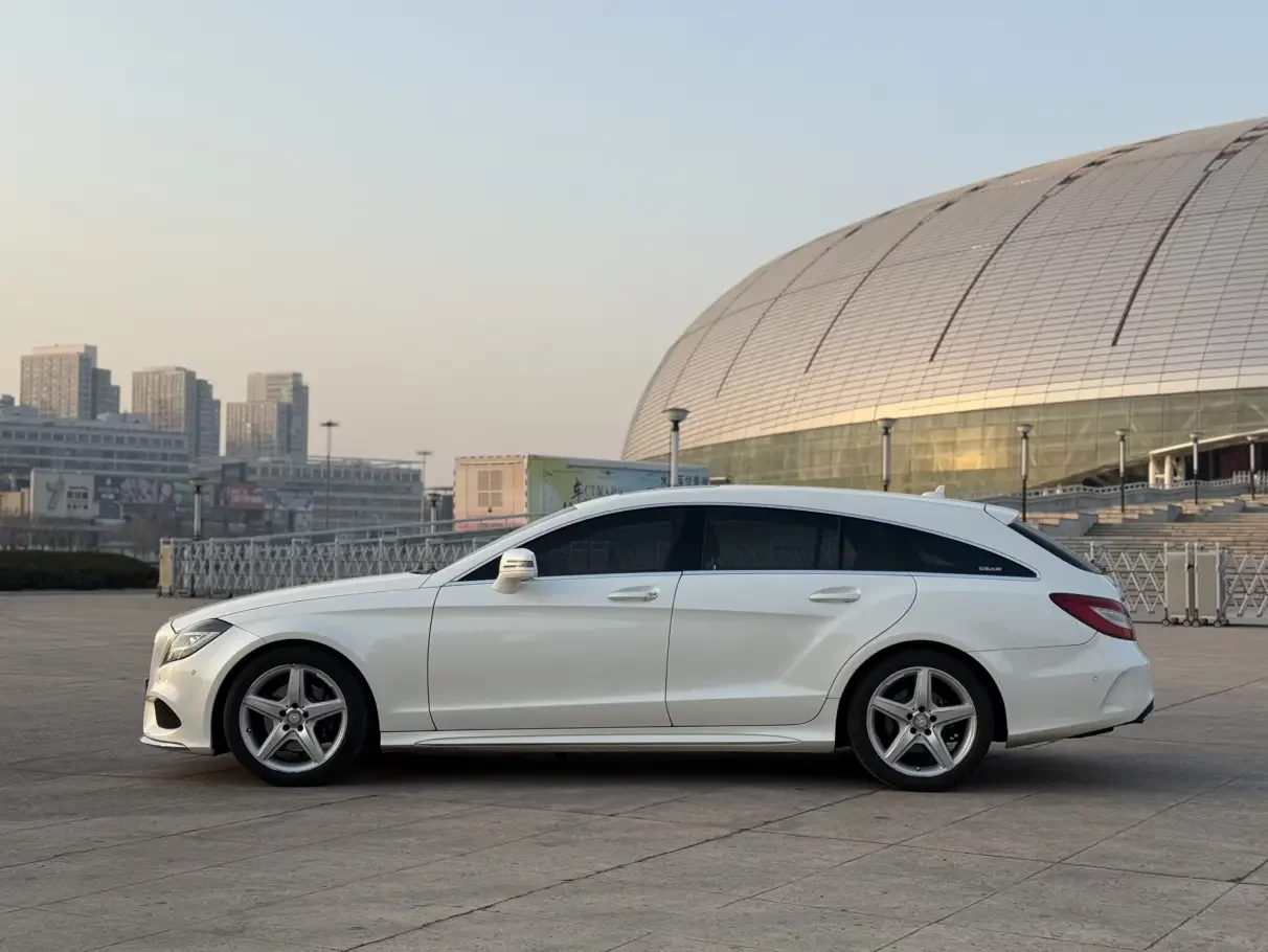 Mercedes-Benz CLS