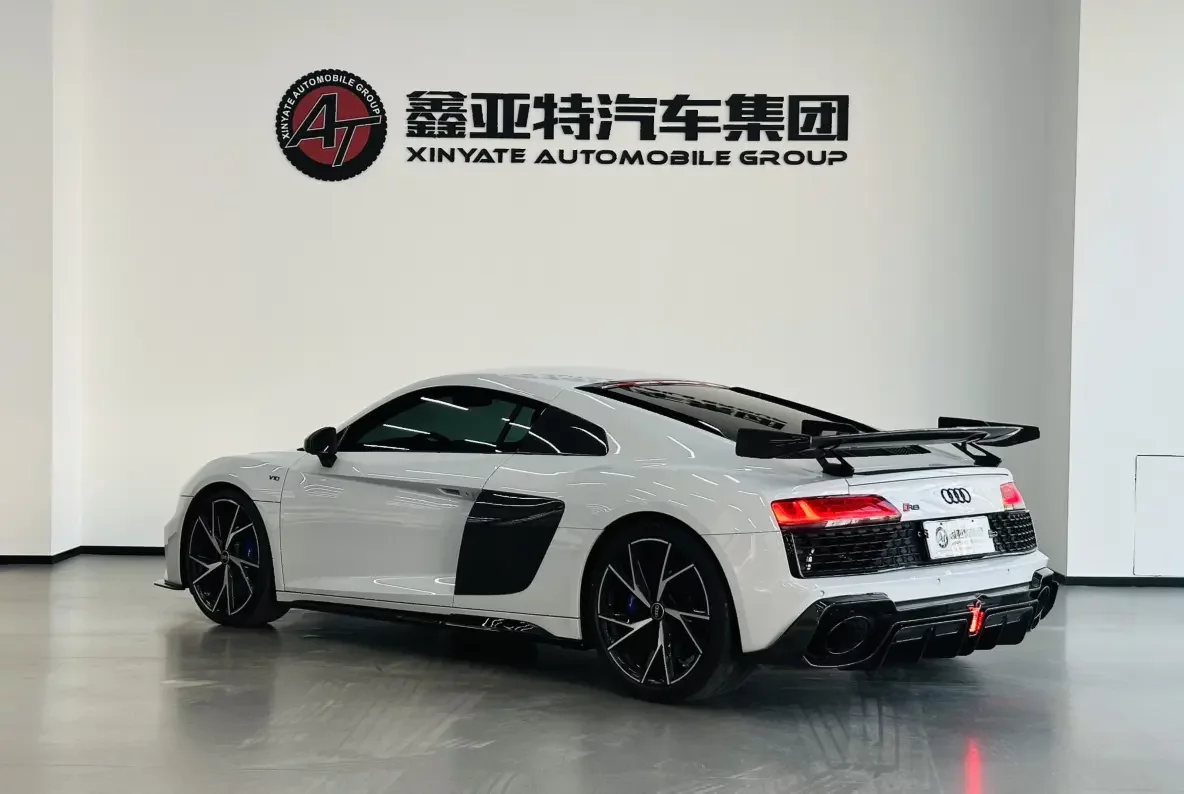 Audi R8