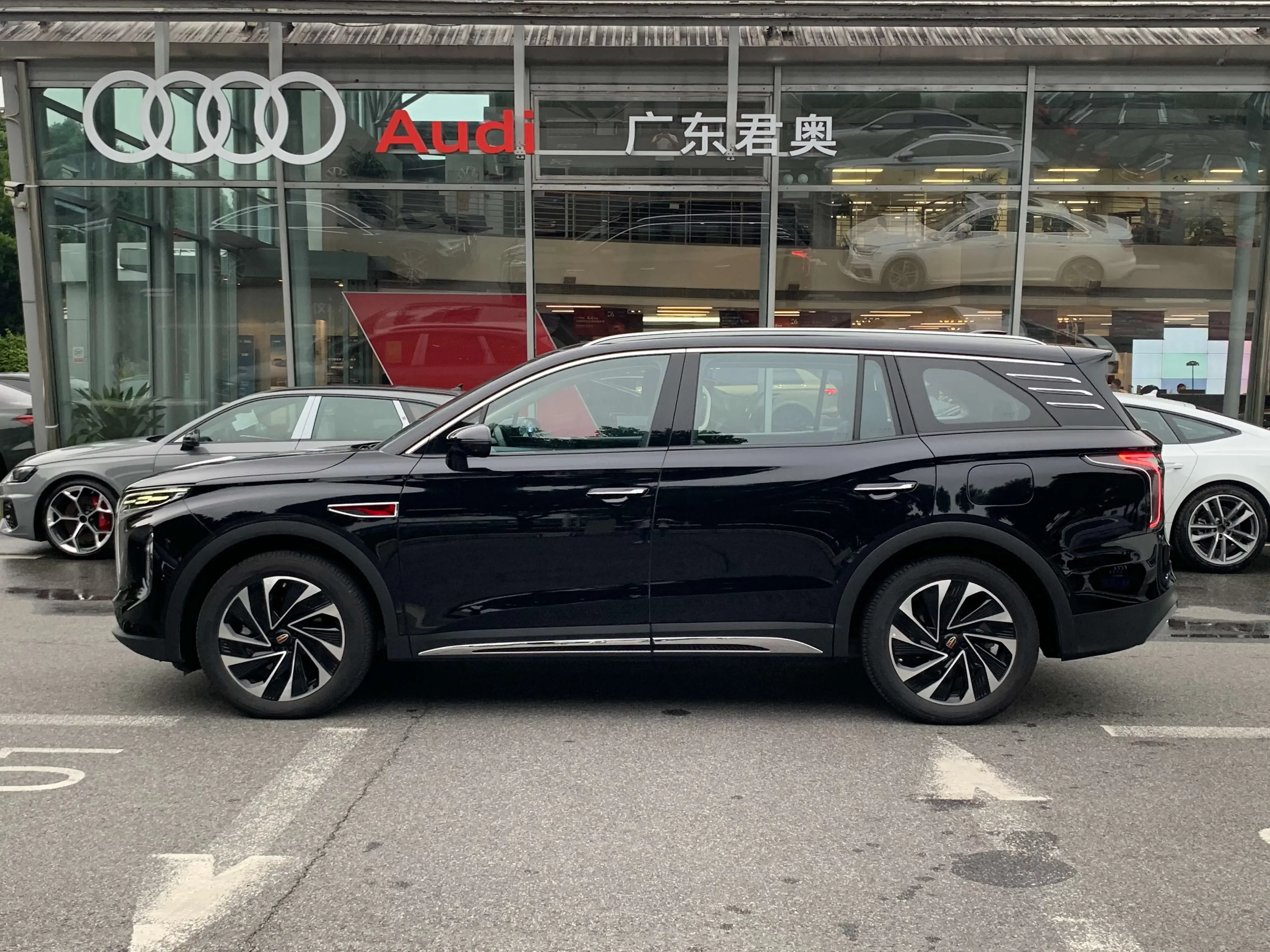 Hongqi HS7 PHEV