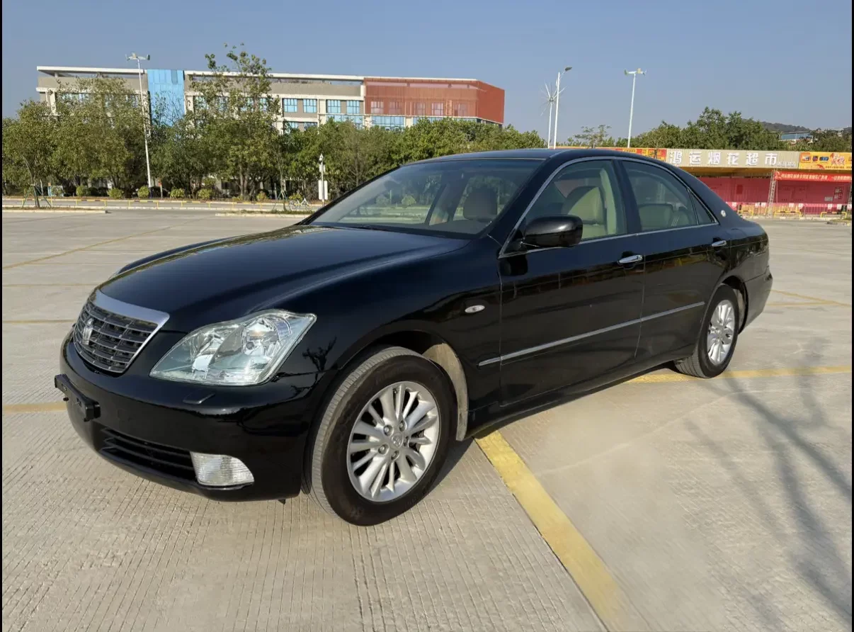 Toyota crown