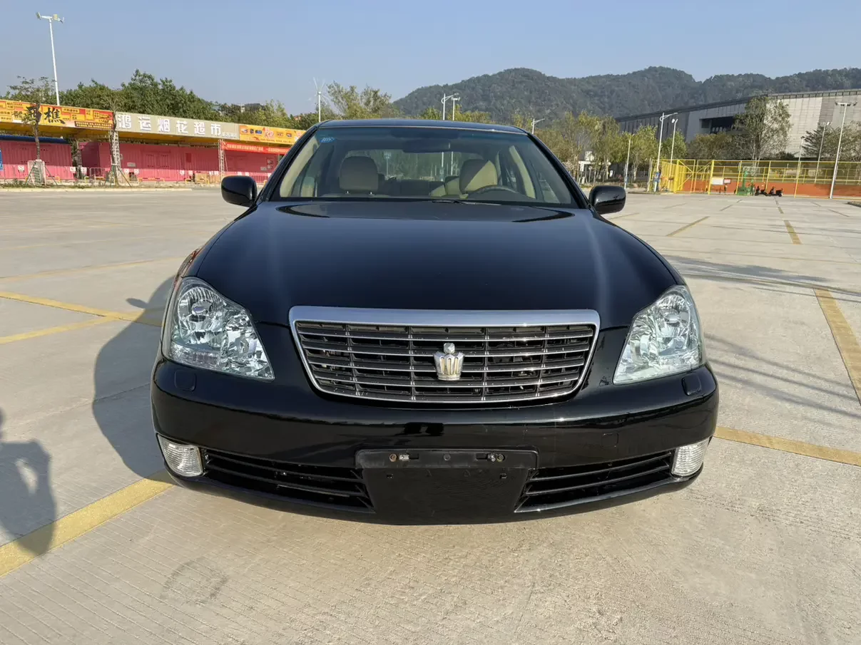 Toyota crown
