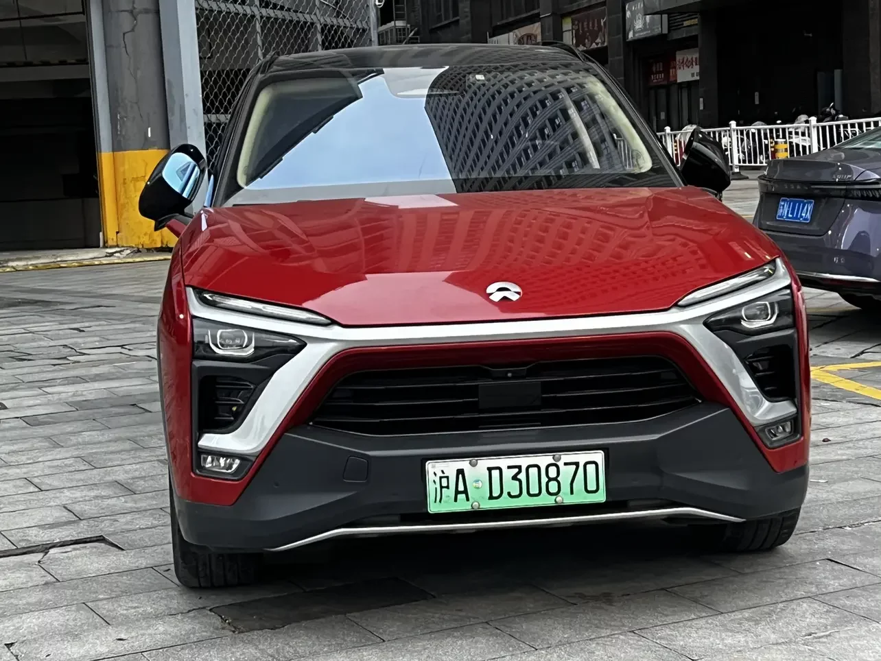 NIO ES8