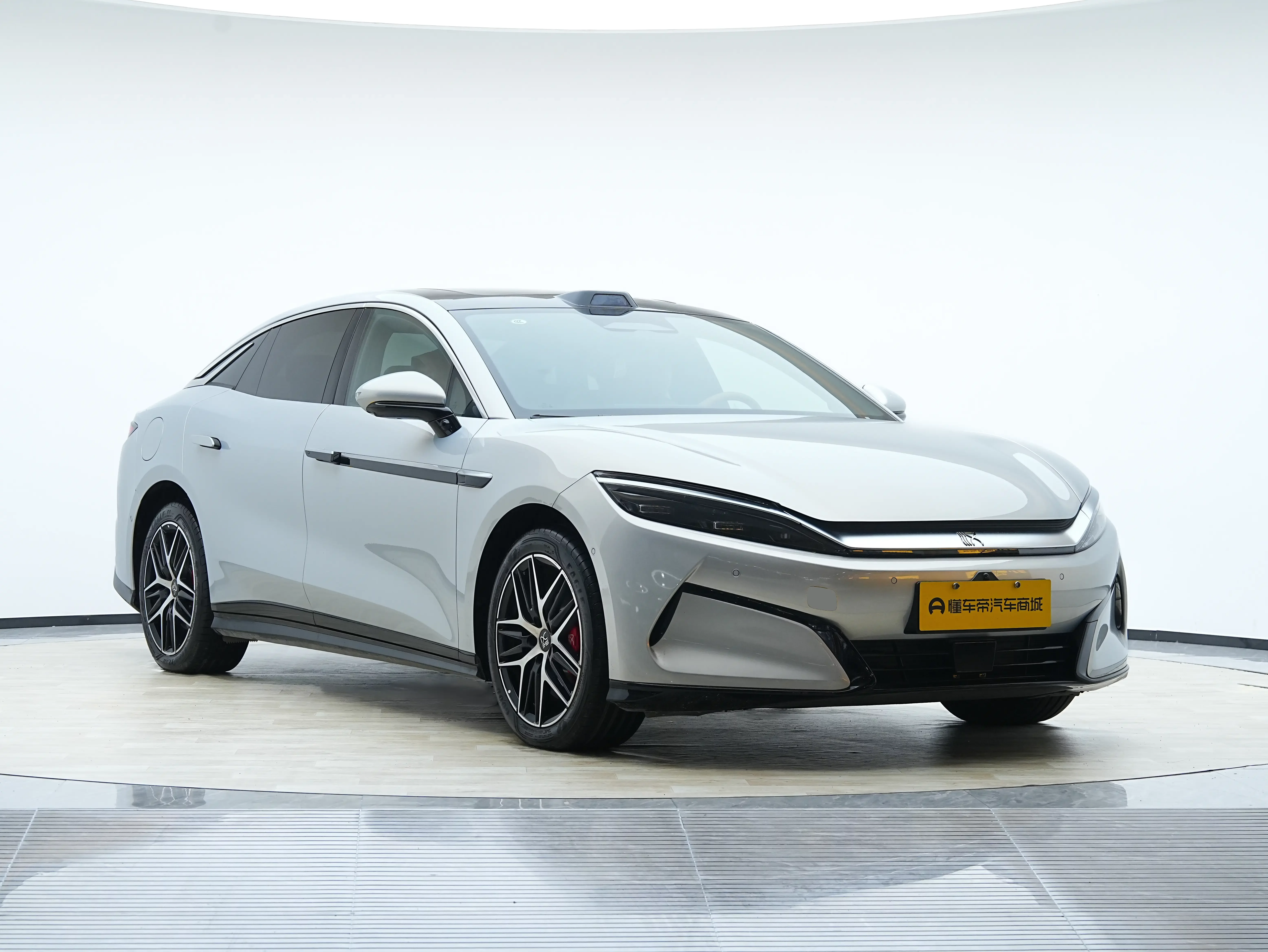 BYD Han L EV