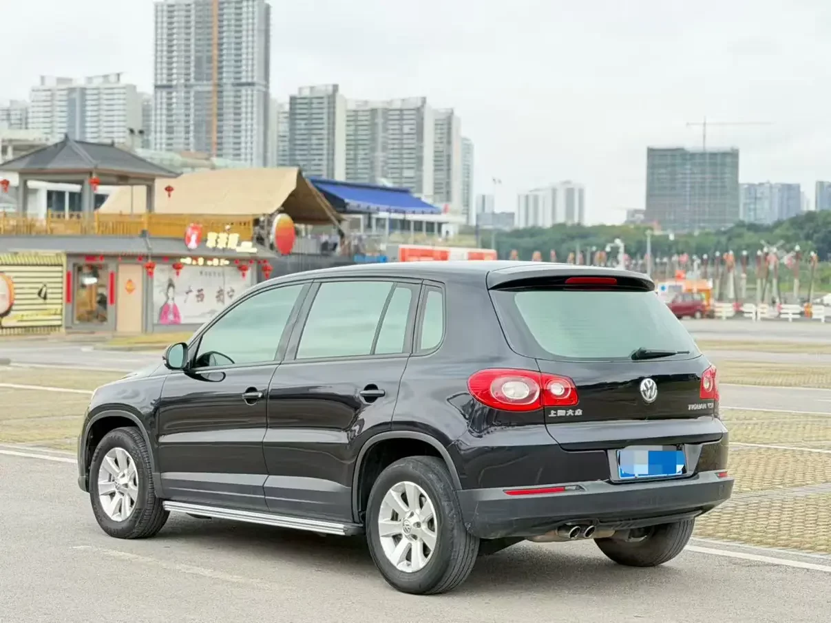 Volkswagen Tiguan (Tharu)