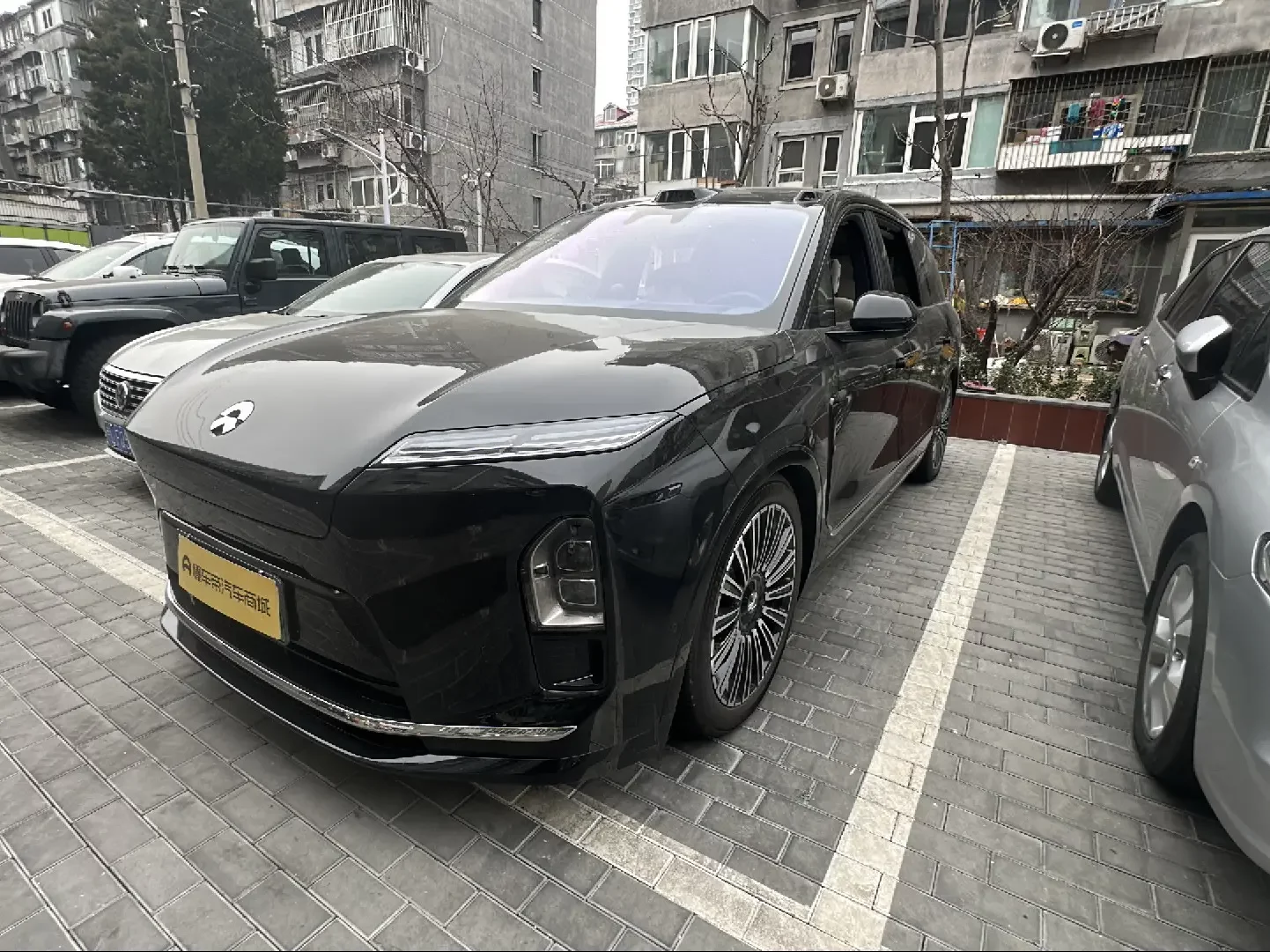 NIO ES8