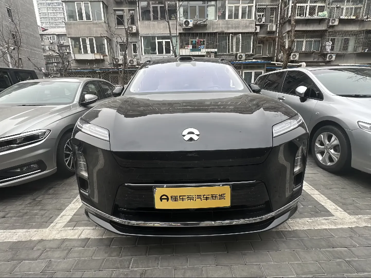 NIO ES8