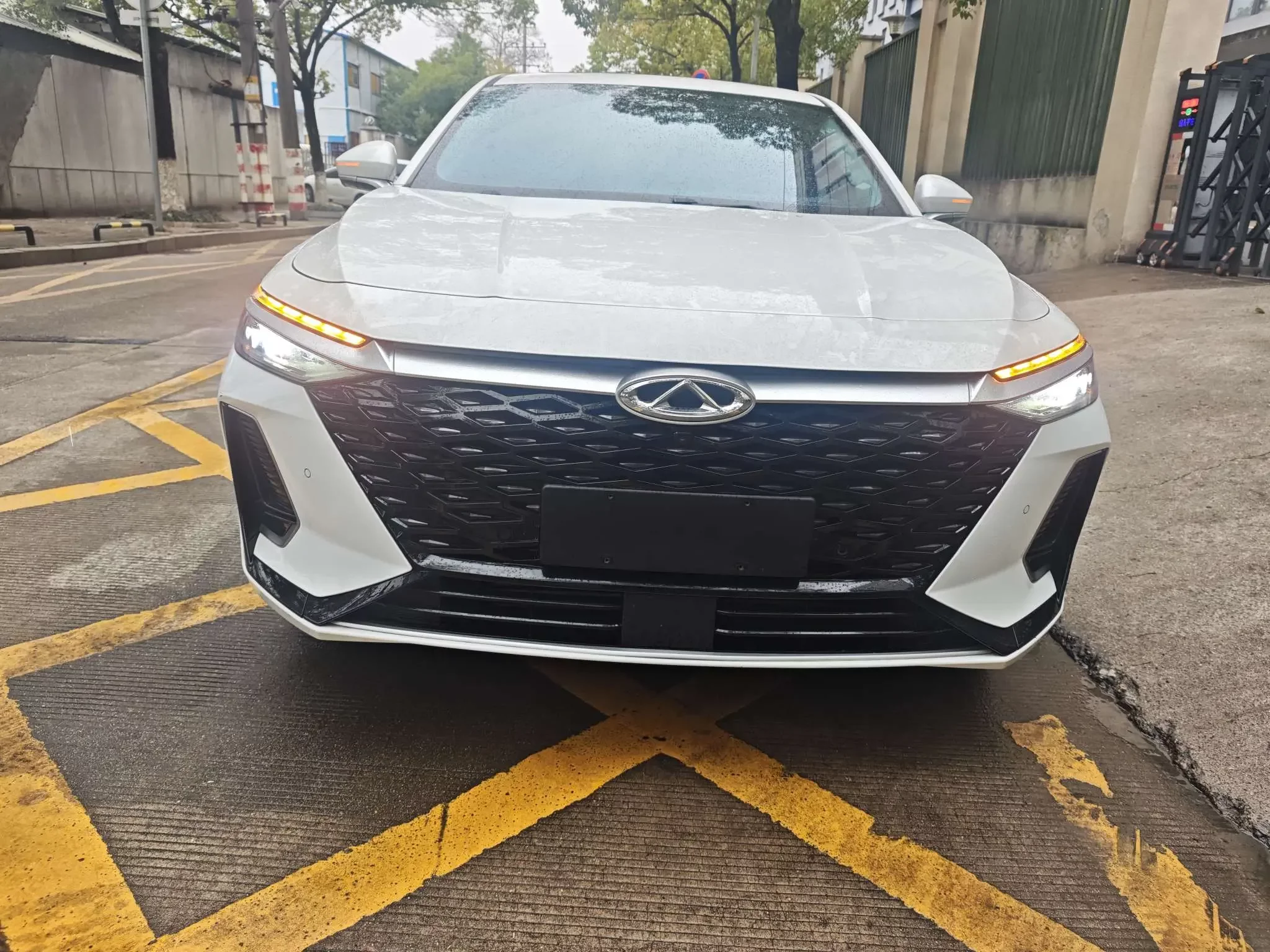 Chery Arrizo 8