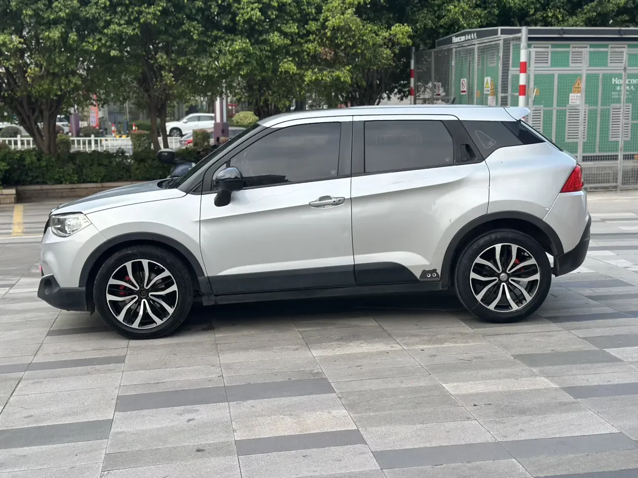 Brilliance China V3