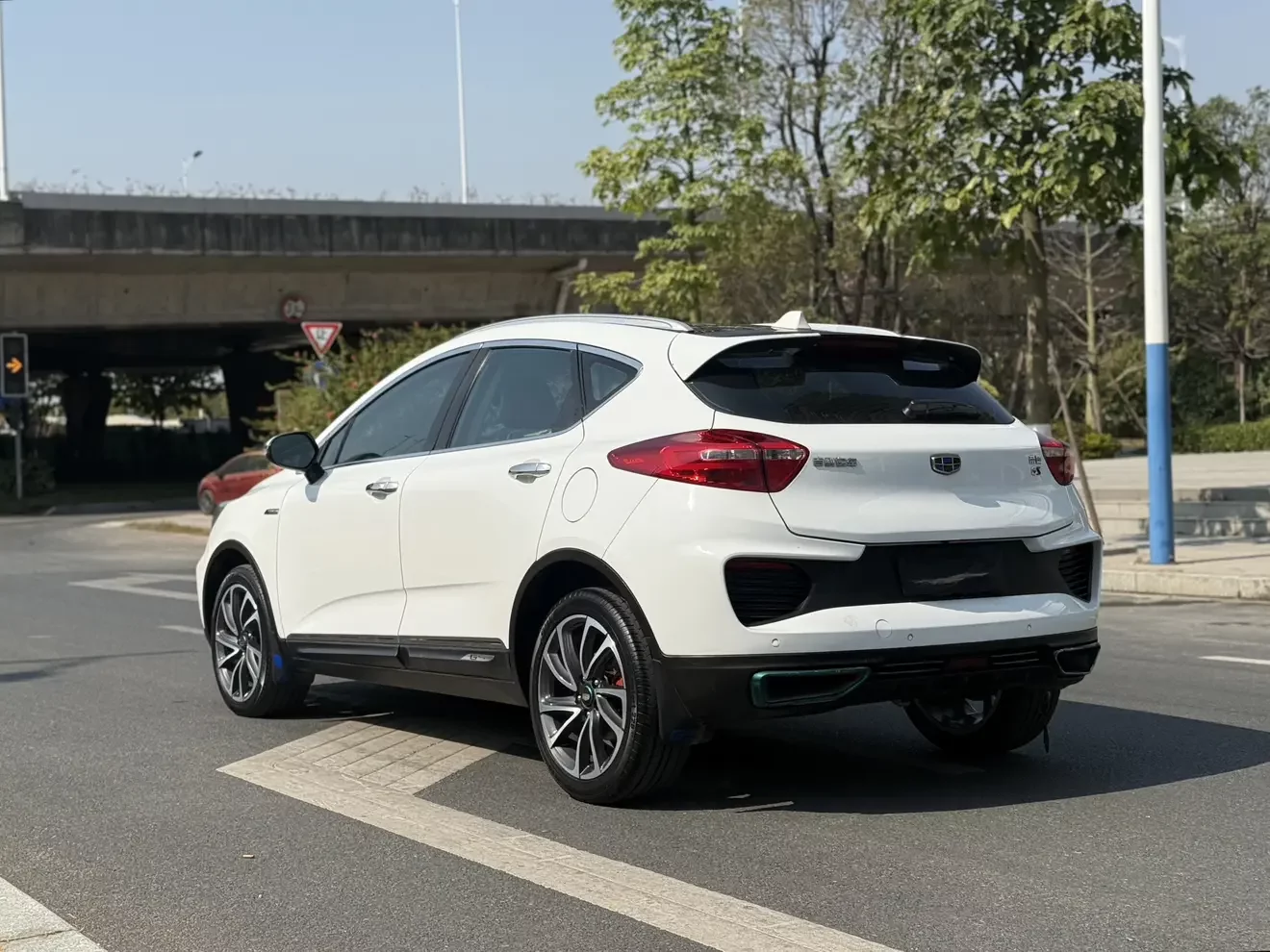 Geely Emgrand GS