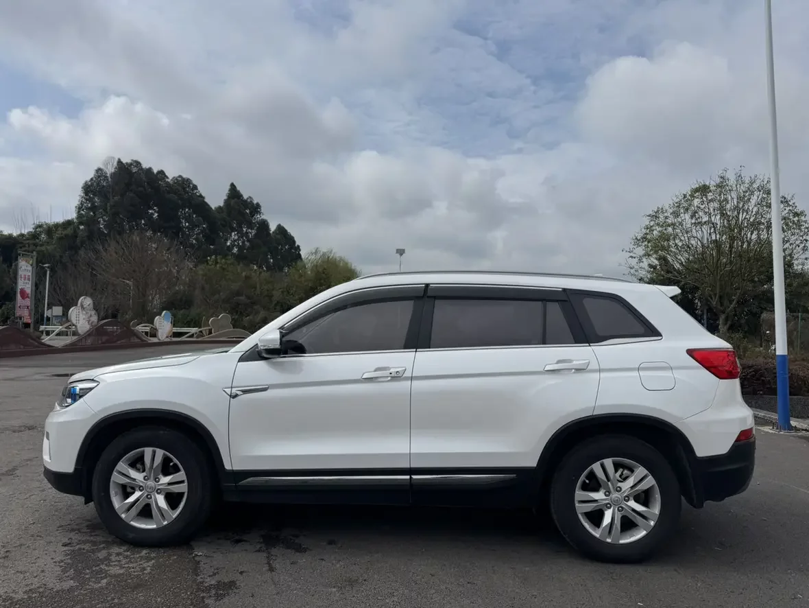 Changan CS75