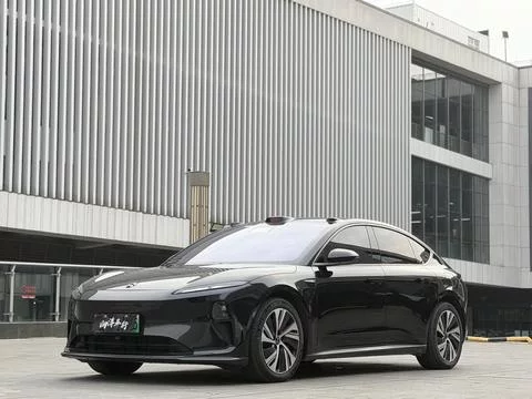 NIO ET5