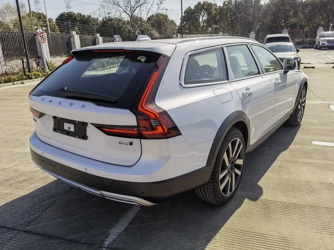 Volvo V90