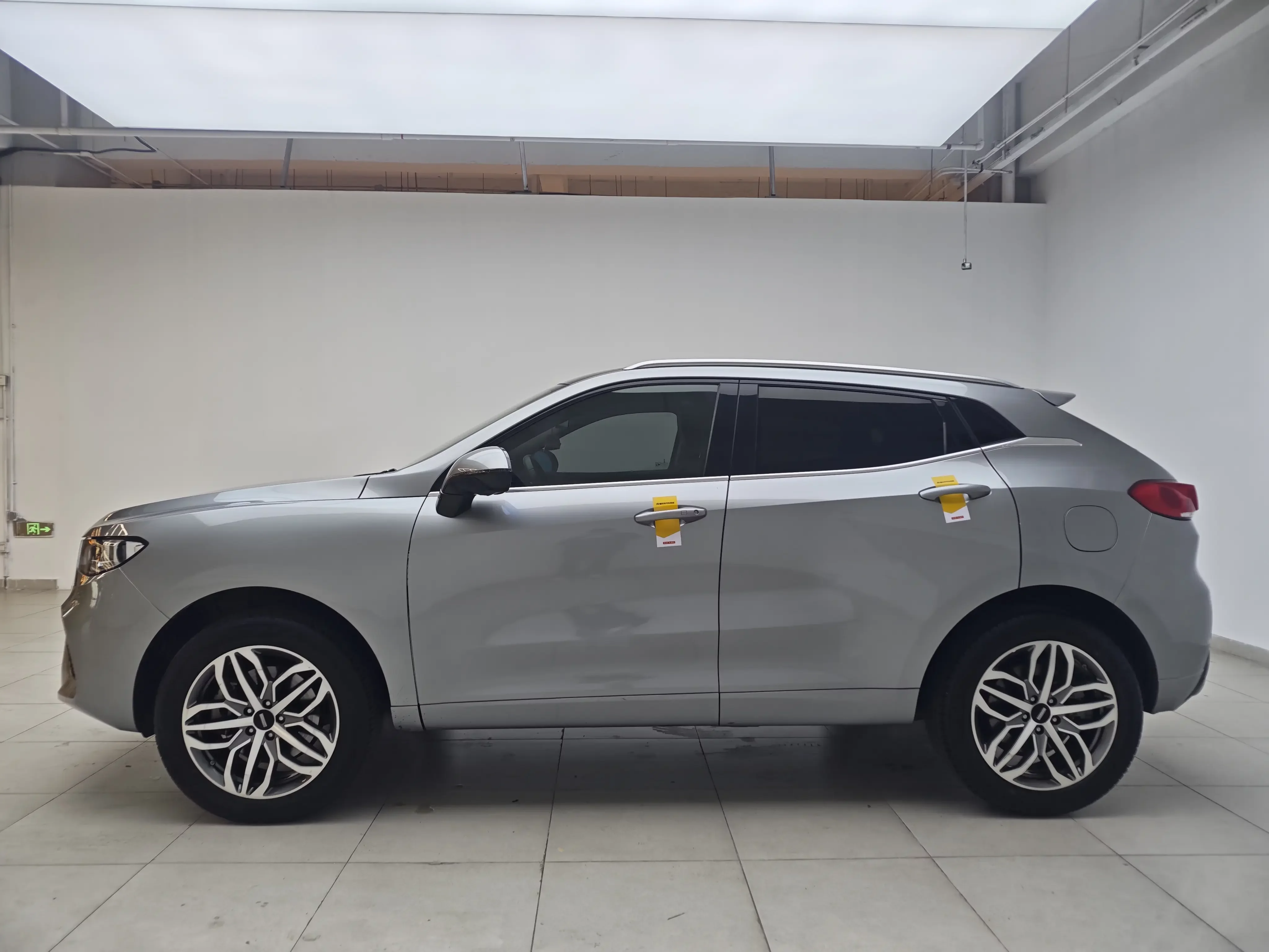 Wey Wei brand VV5