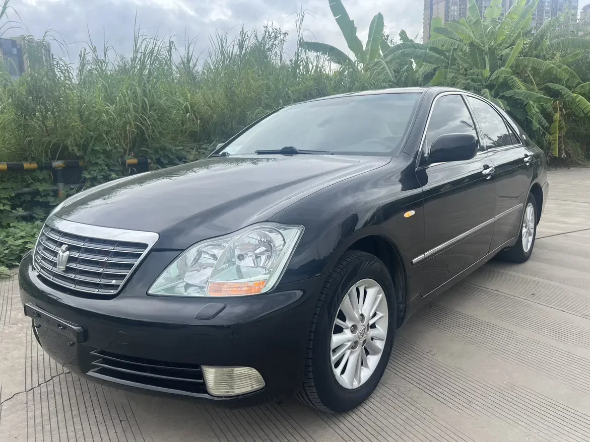 Toyota crown