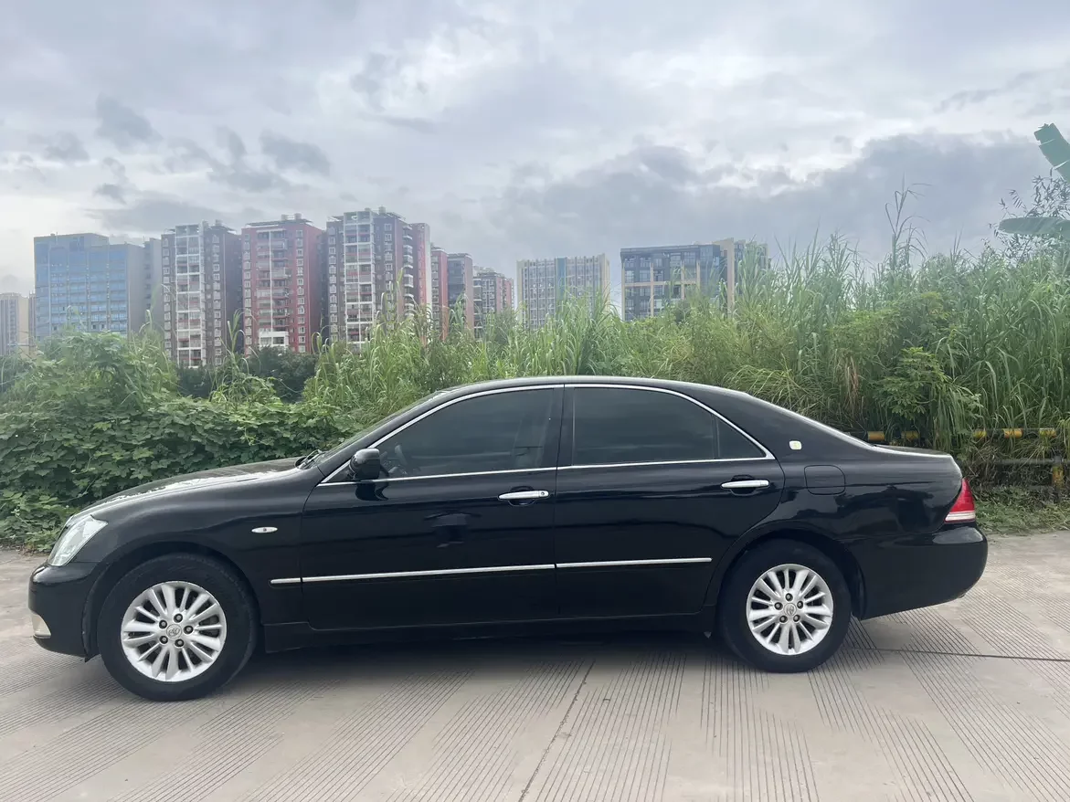 Toyota crown