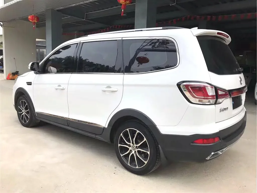 Forthing Fengxing SX6