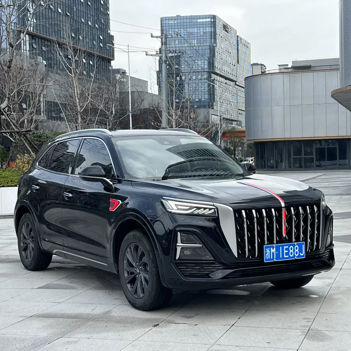 Hongqi HS5