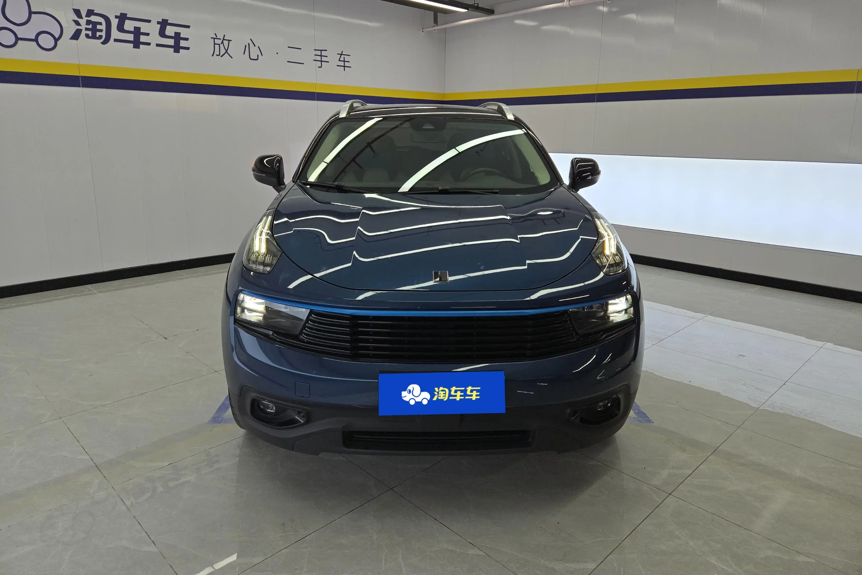 Lynk & Co 01