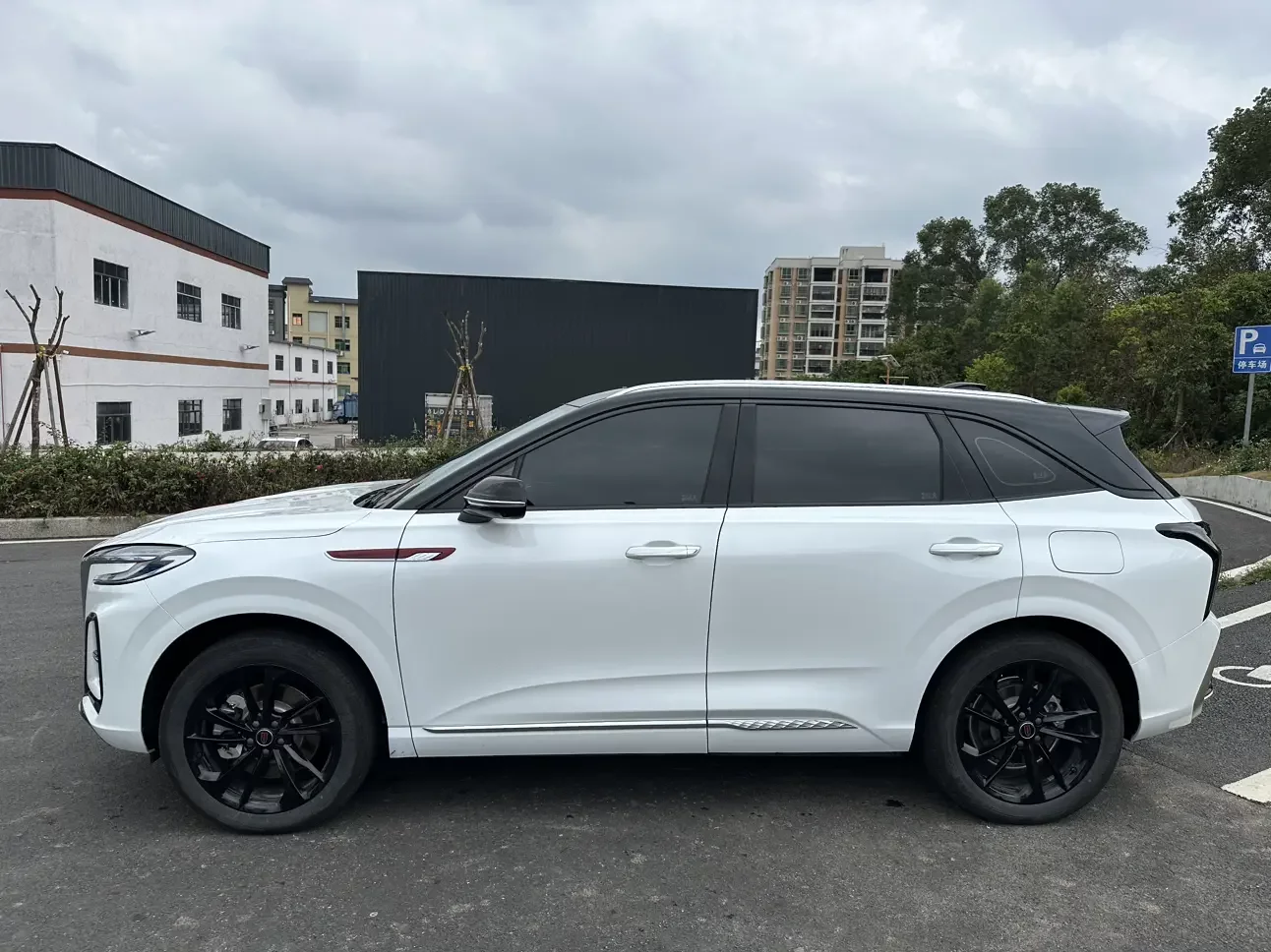 Hongqi HS3 PHEV