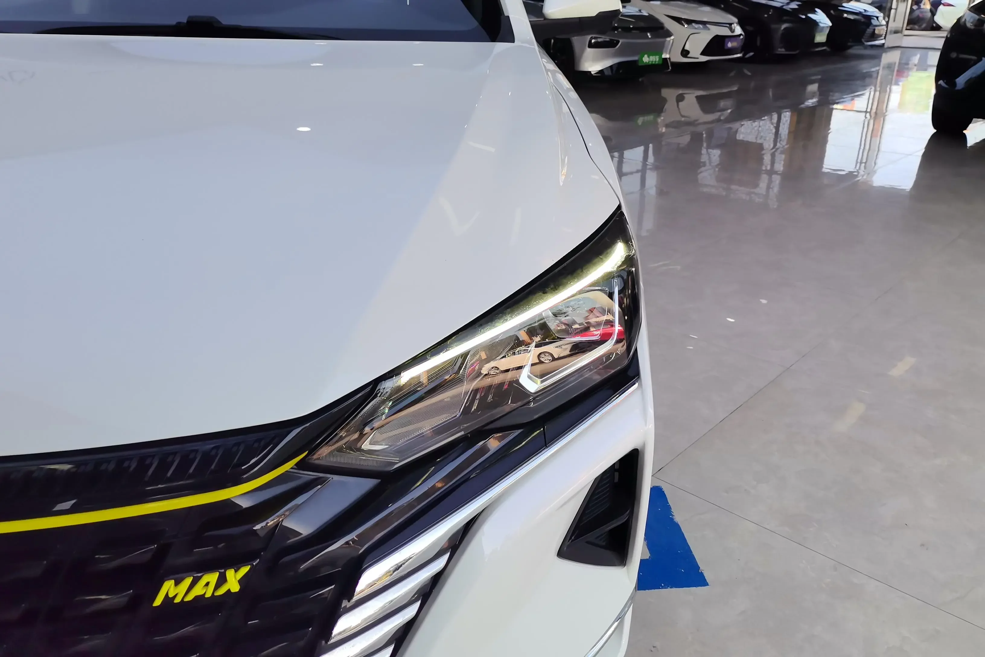 Dongfeng Yixuan MAX