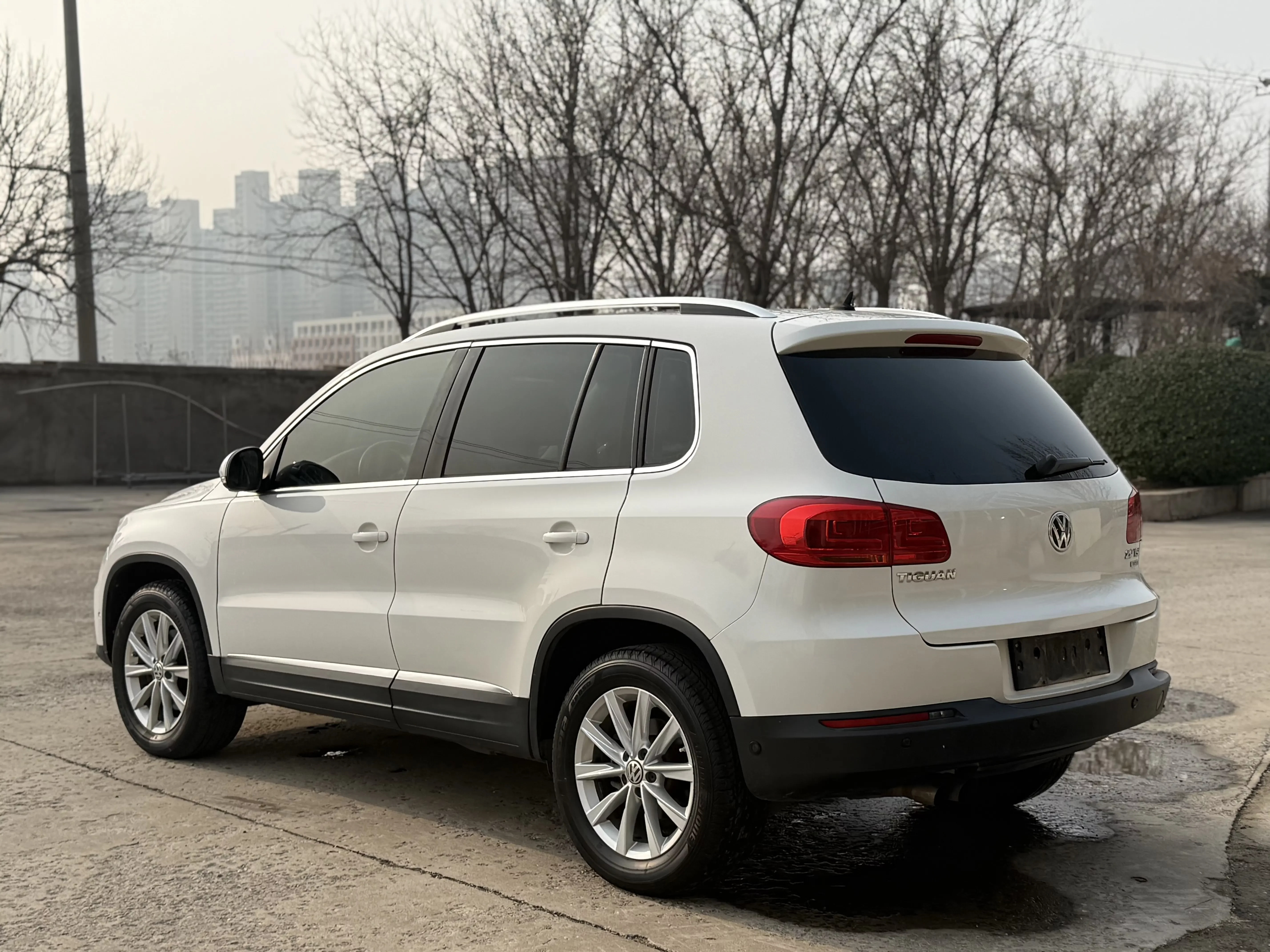 Volkswagen Tiguan (Tharu)