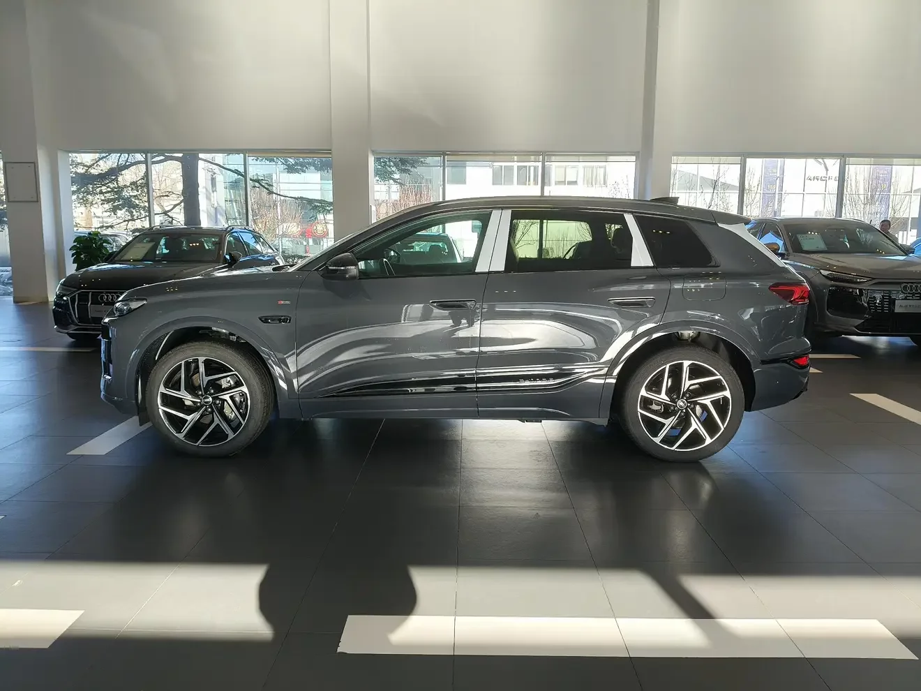 Audi Q6L e-tron