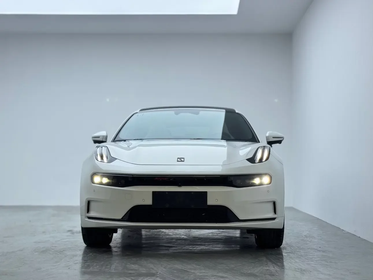 ZEEKR 001