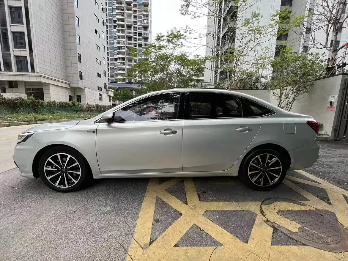 Roewe ei6