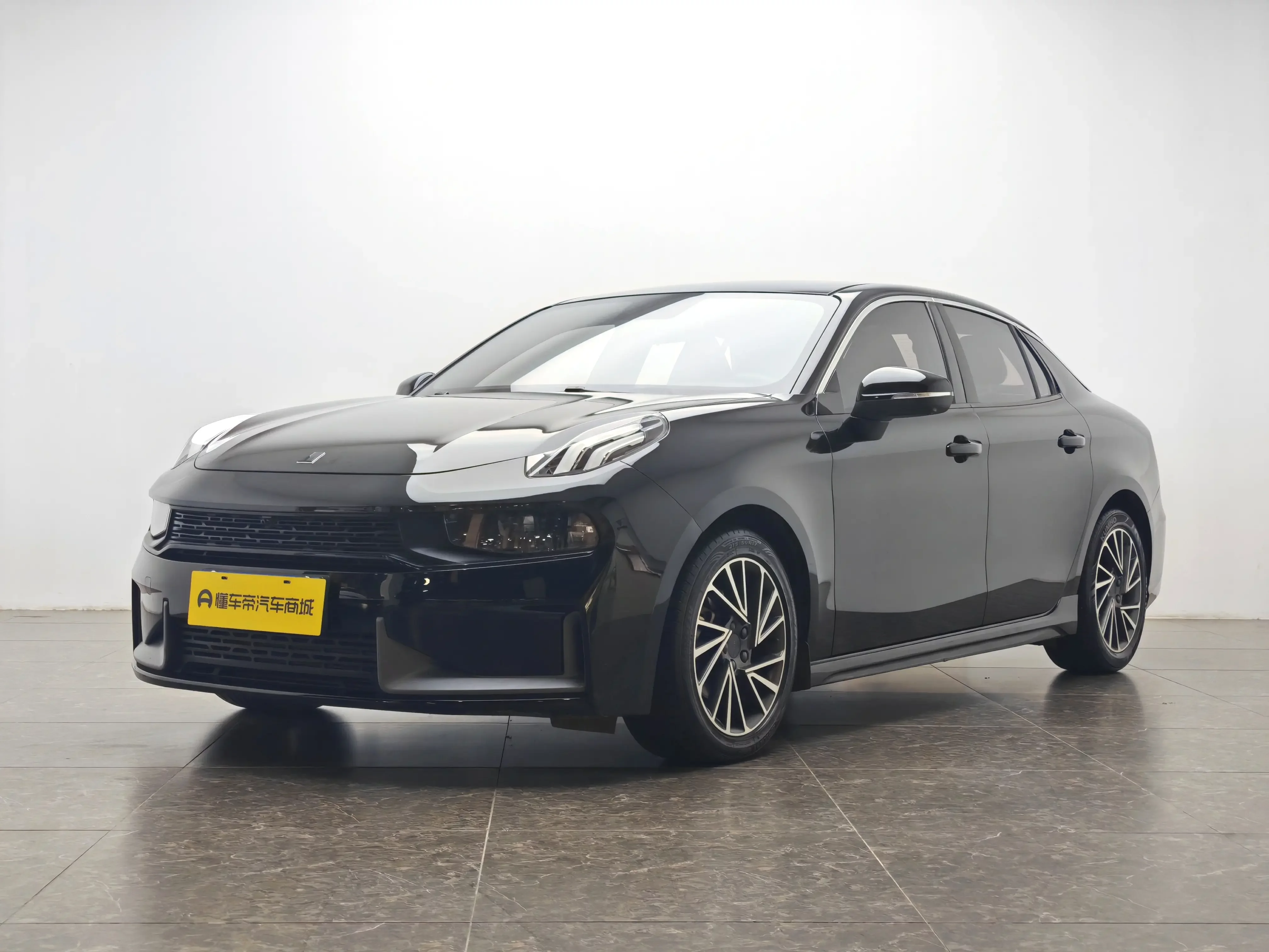 Lynk & Co 03