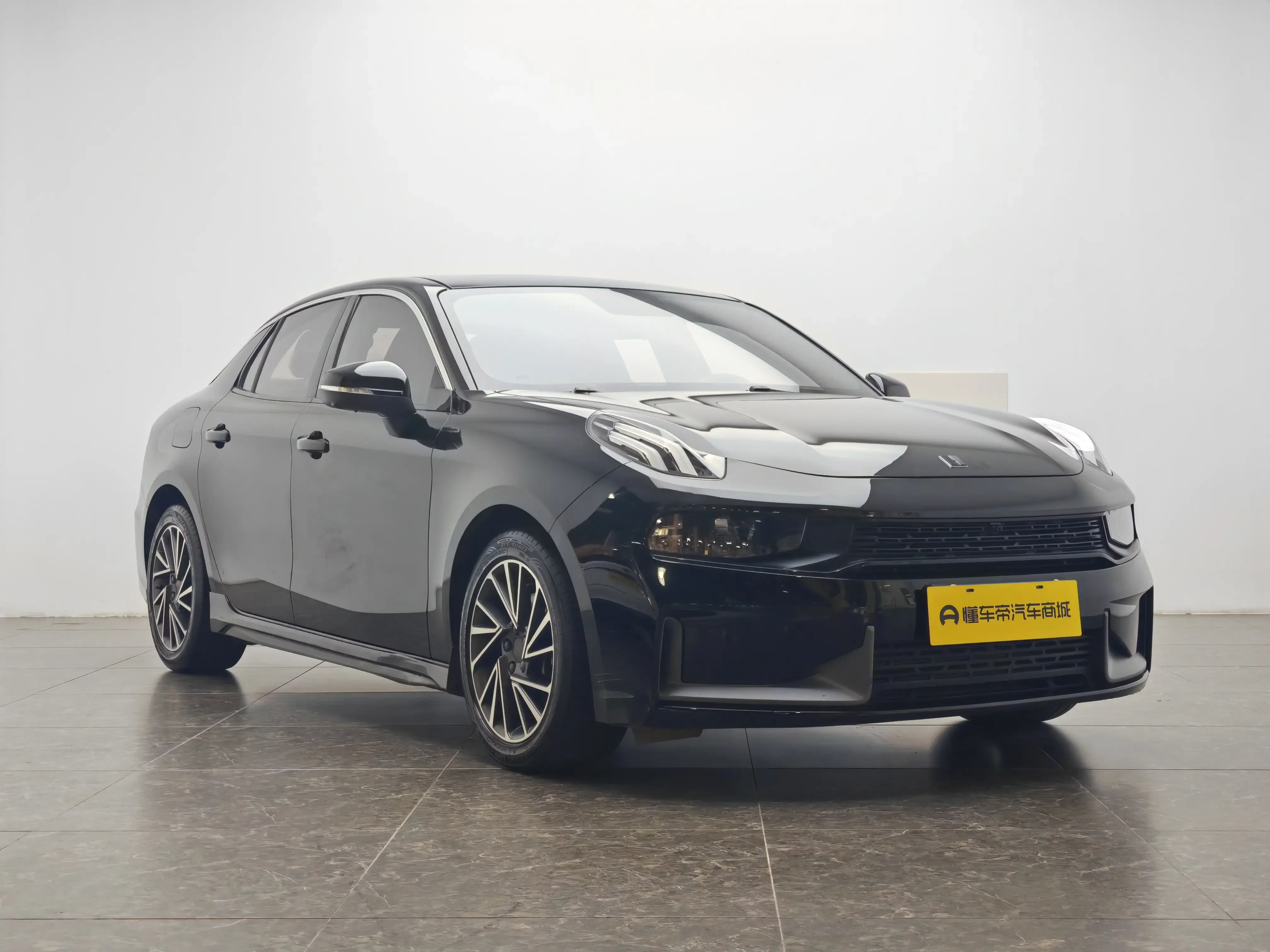Lynk & Co 03