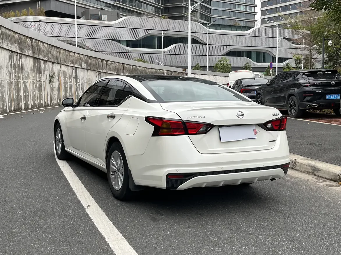 Nissan Altima