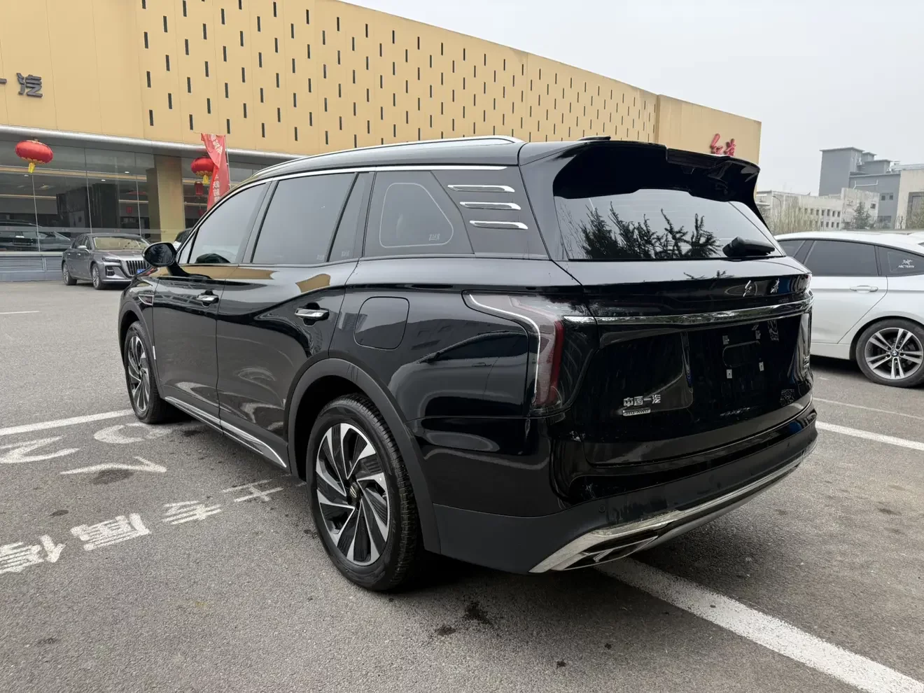 Hongqi HS7 PHEV