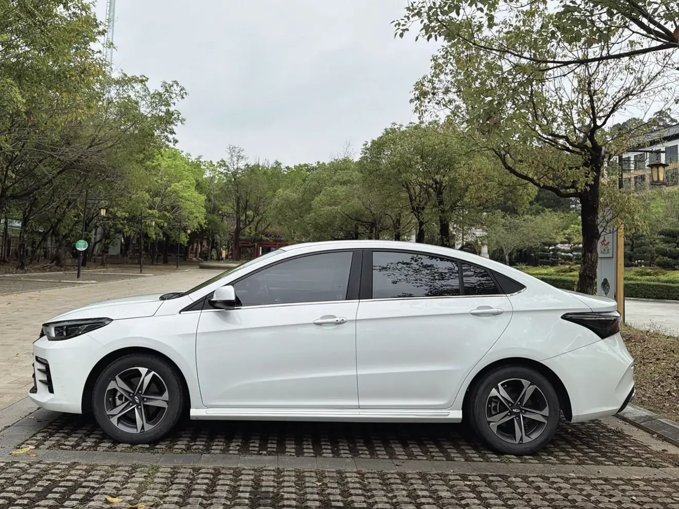 Omoda S5