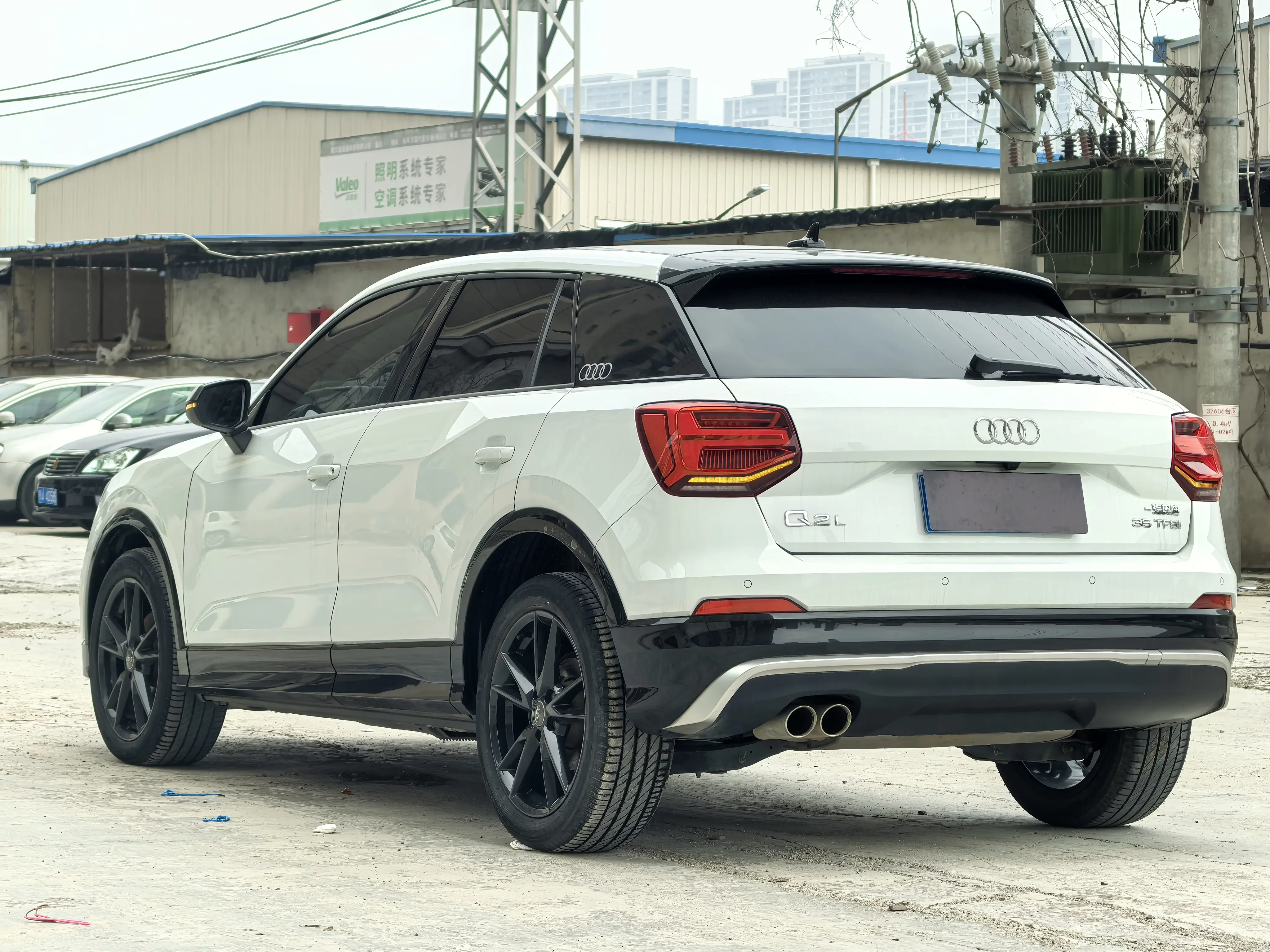 Audi Q2L