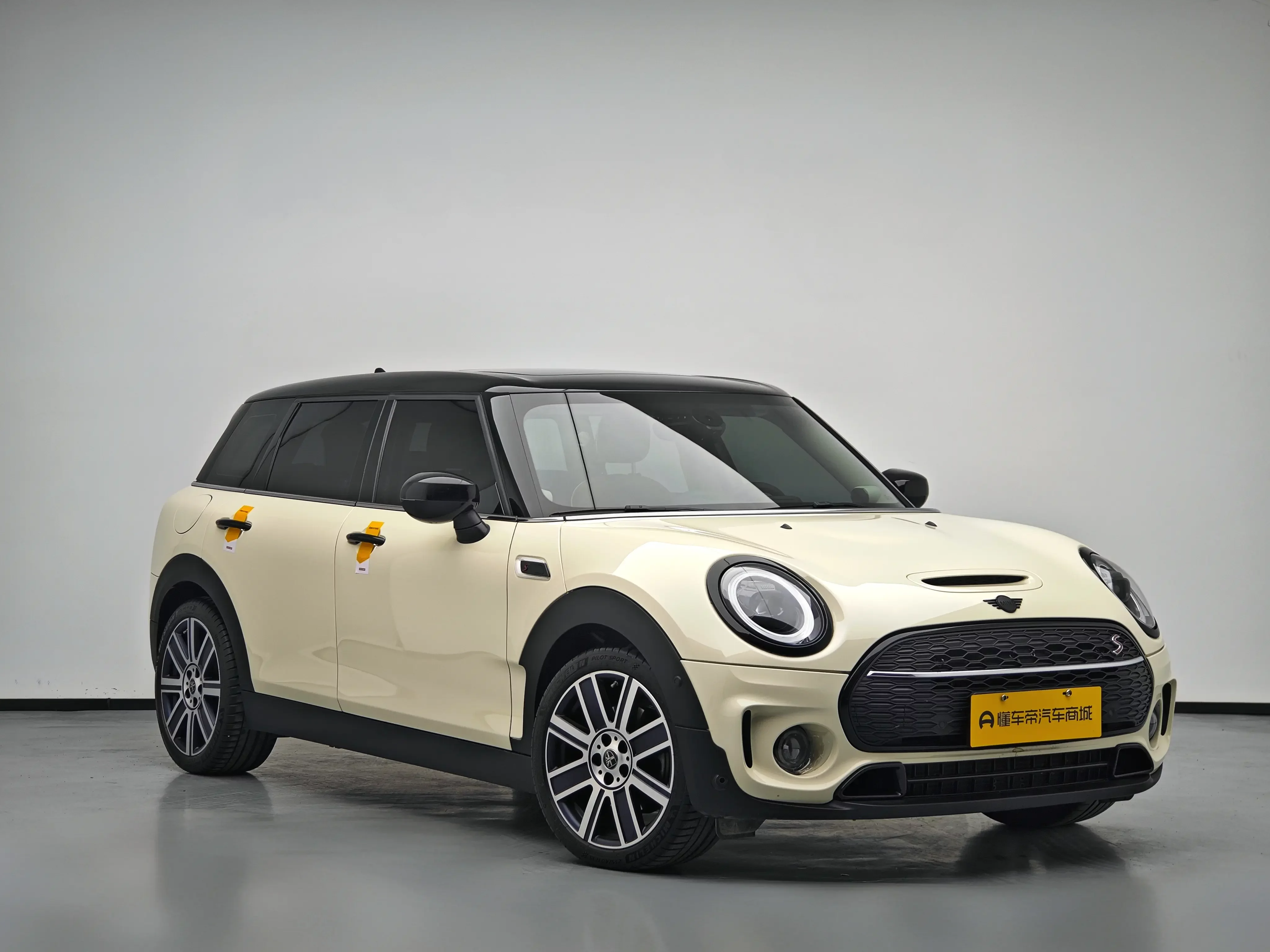 MINI CLUBMAN