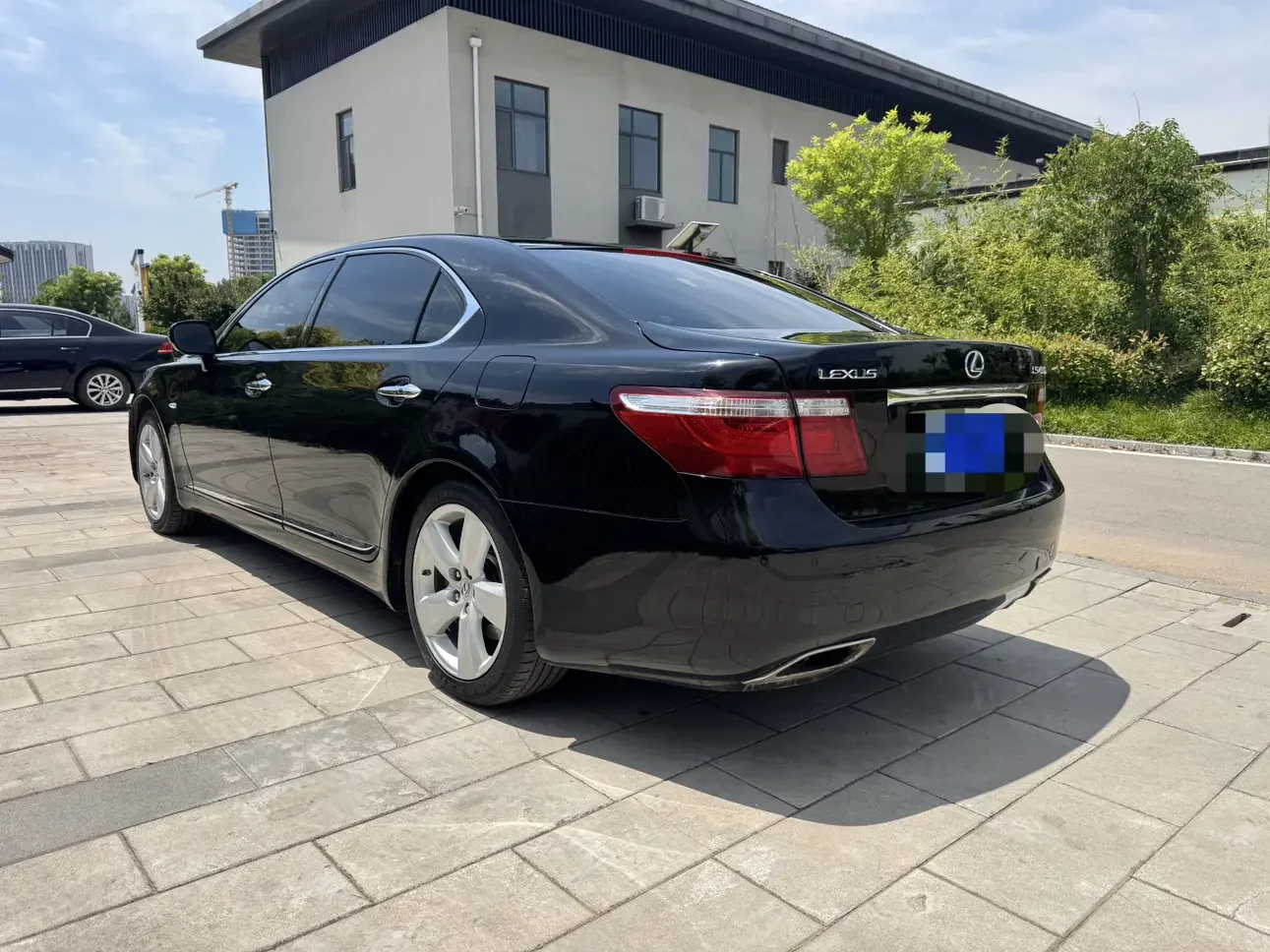 Lexus LS