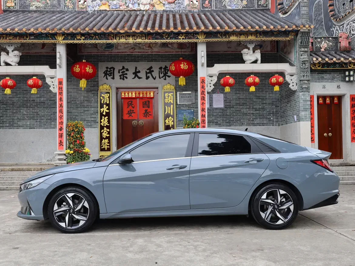 Hyundai Elantra