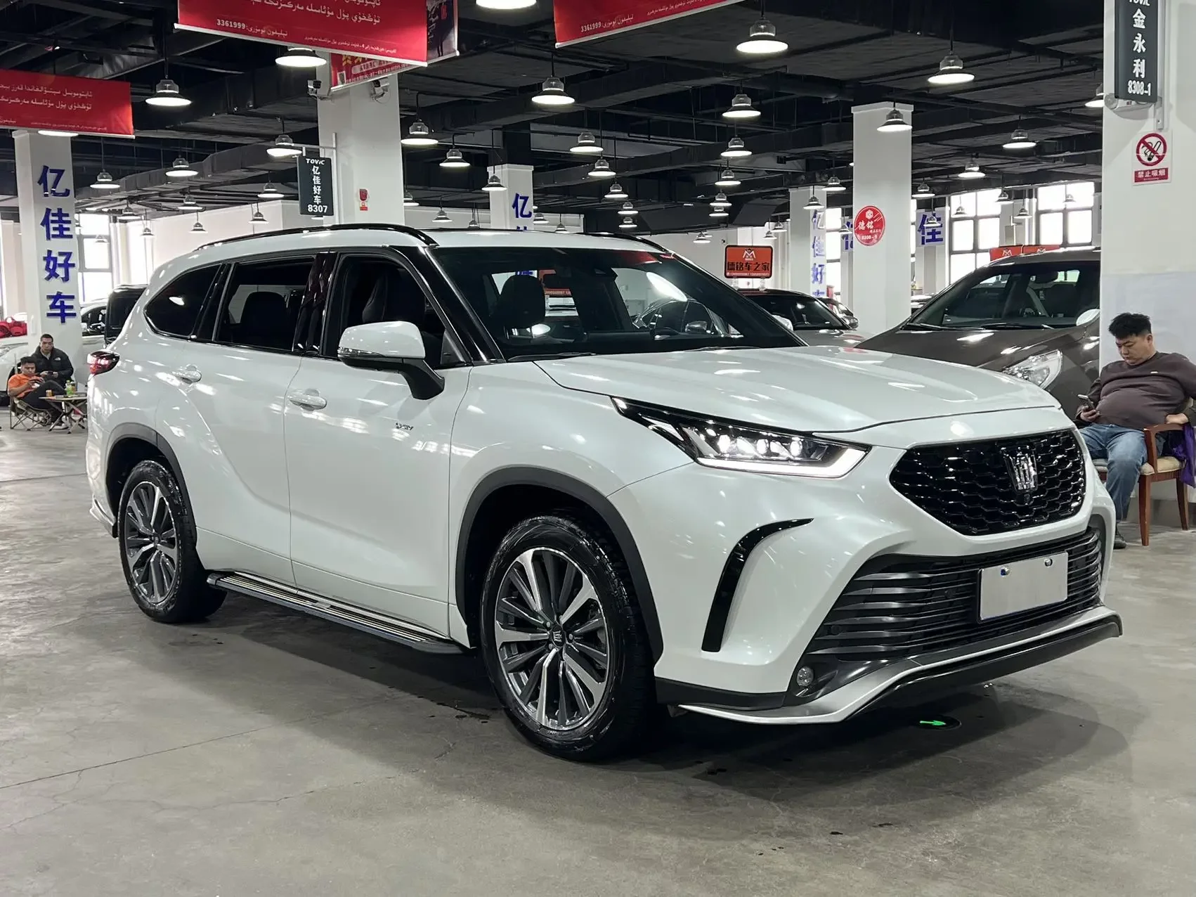 Toyota Crown Kluger