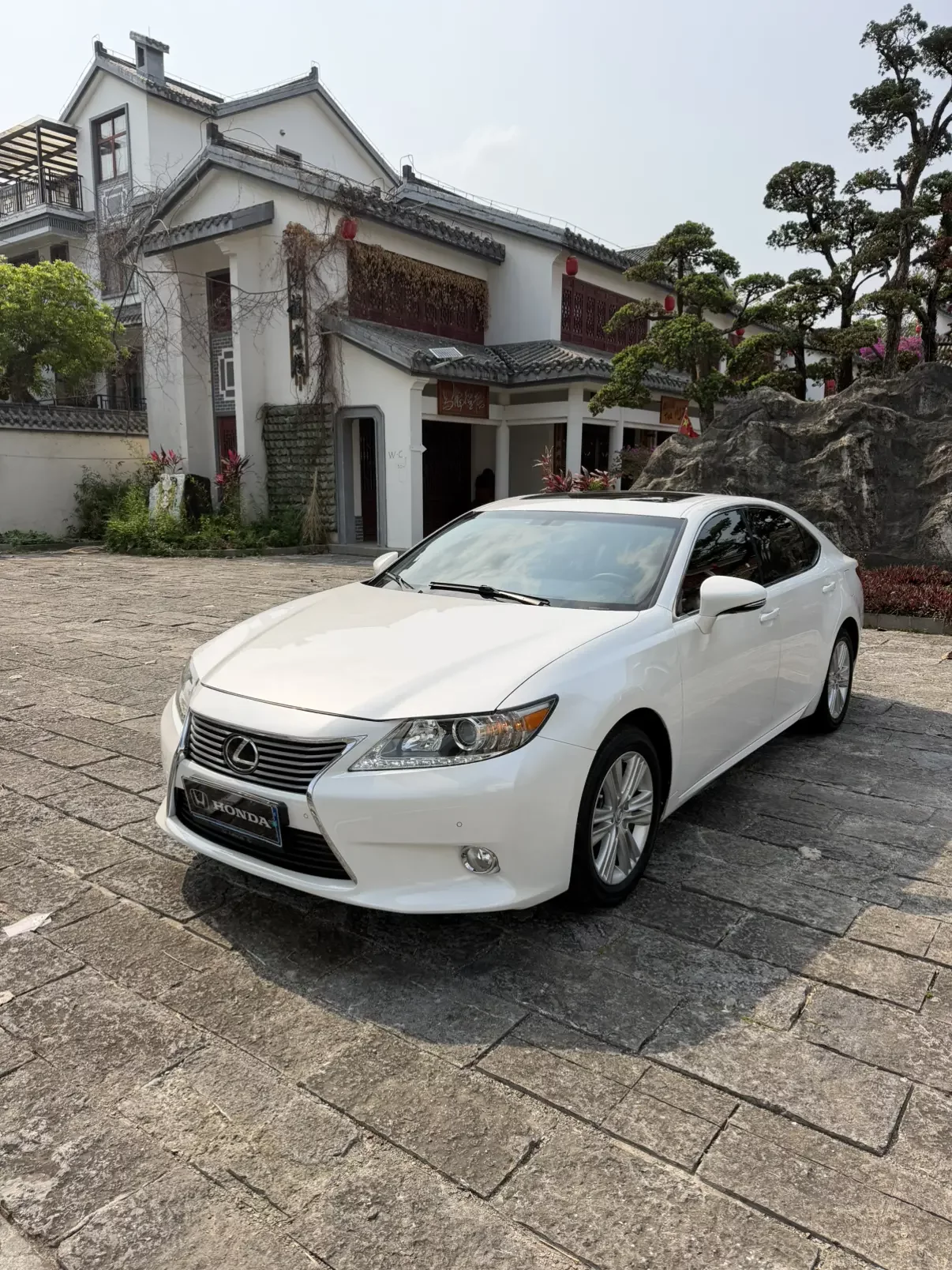 Lexus ES